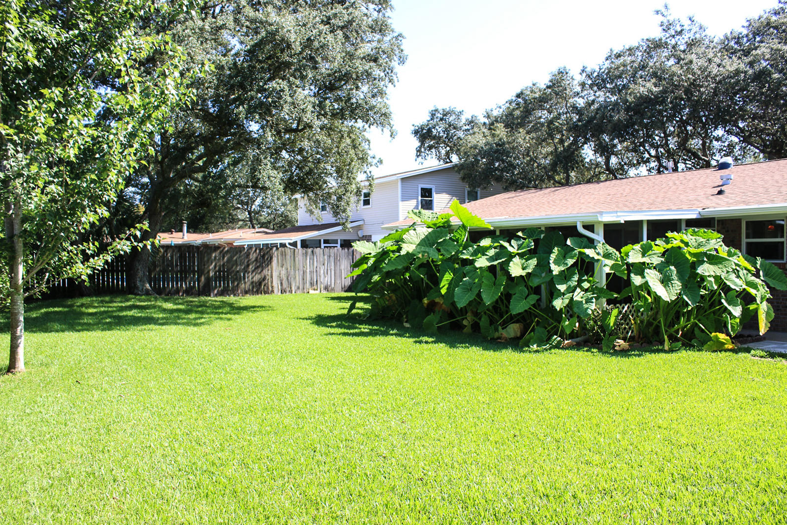 COUNTRY CLUB ESTATES 1ST ADDN - Residential
