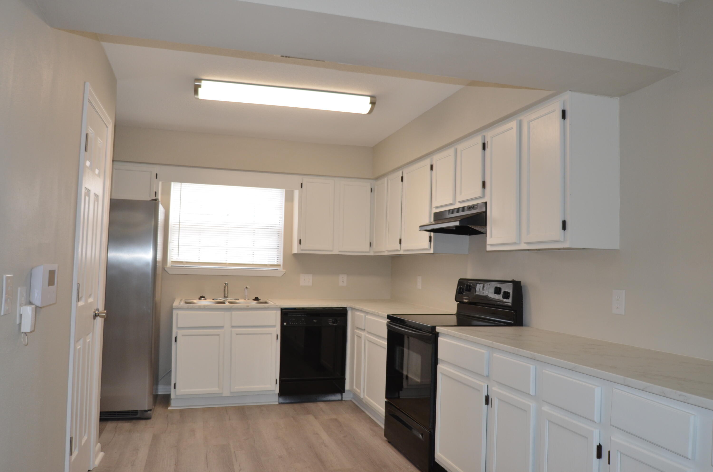 PINE SHADOWS T/H Unit 9 - Residential Lease