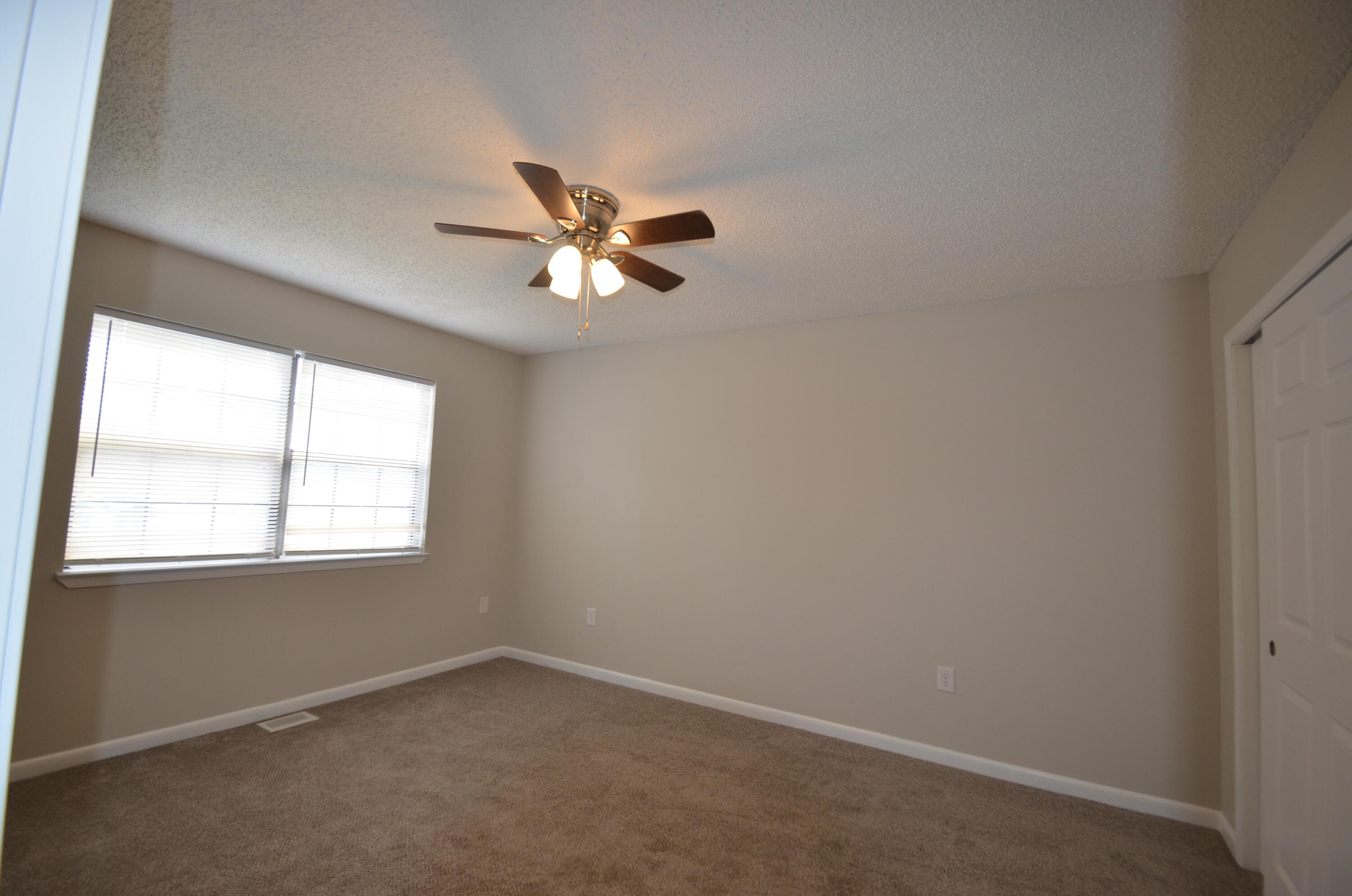 PINE SHADOWS T/H Unit 9 - Residential Lease
