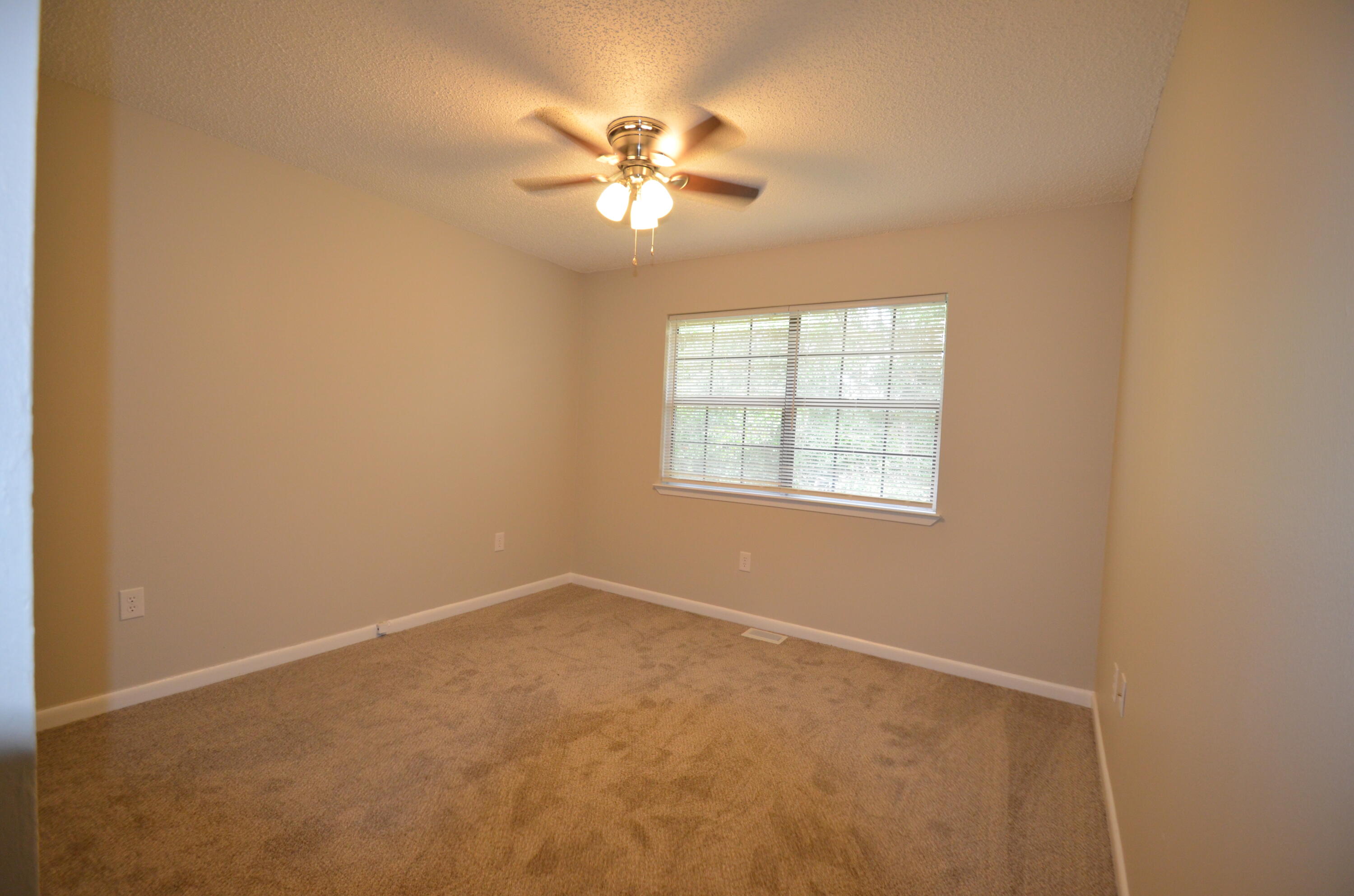 PINE SHADOWS T/H Unit 9 - Residential Lease
