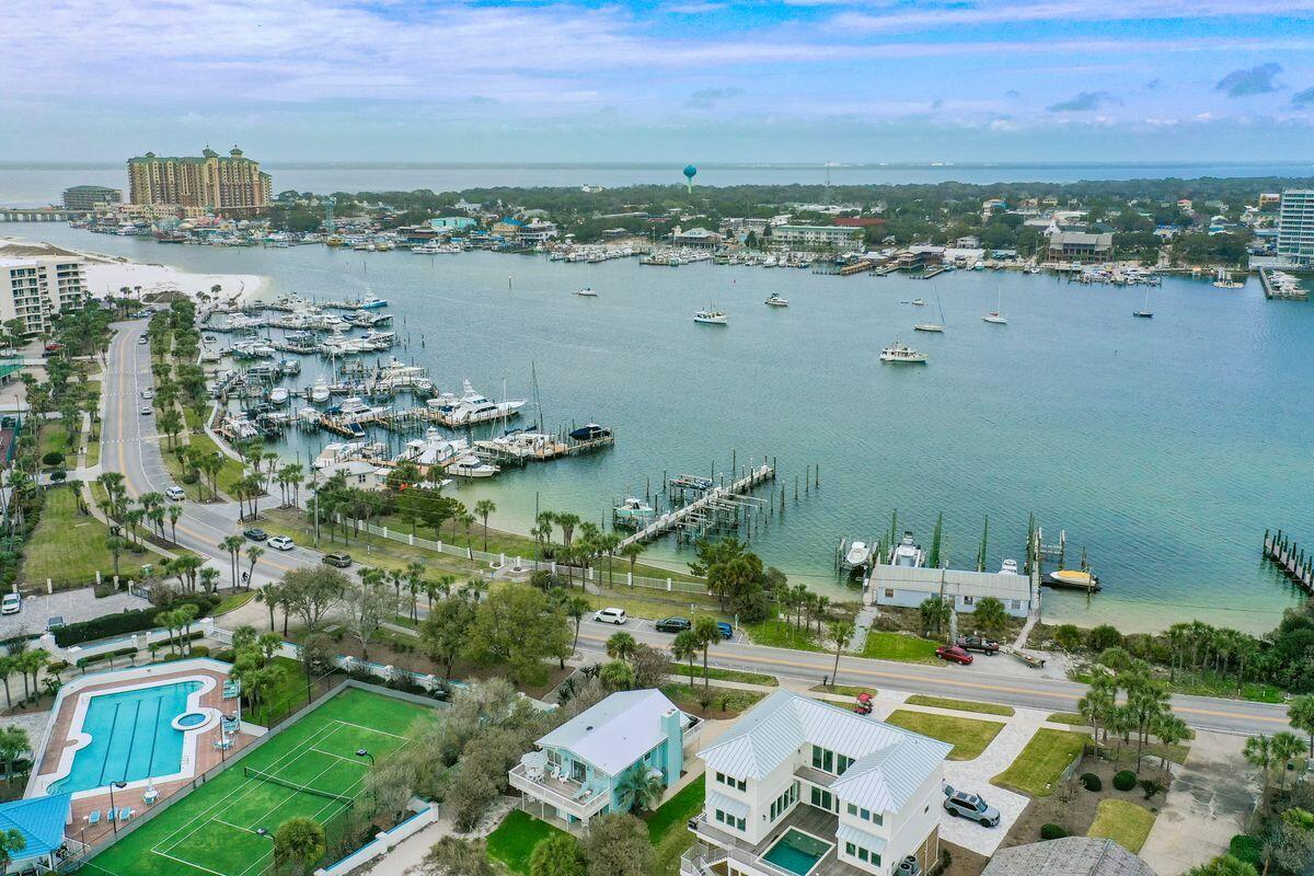 HOLIDAY ISLE - Residential