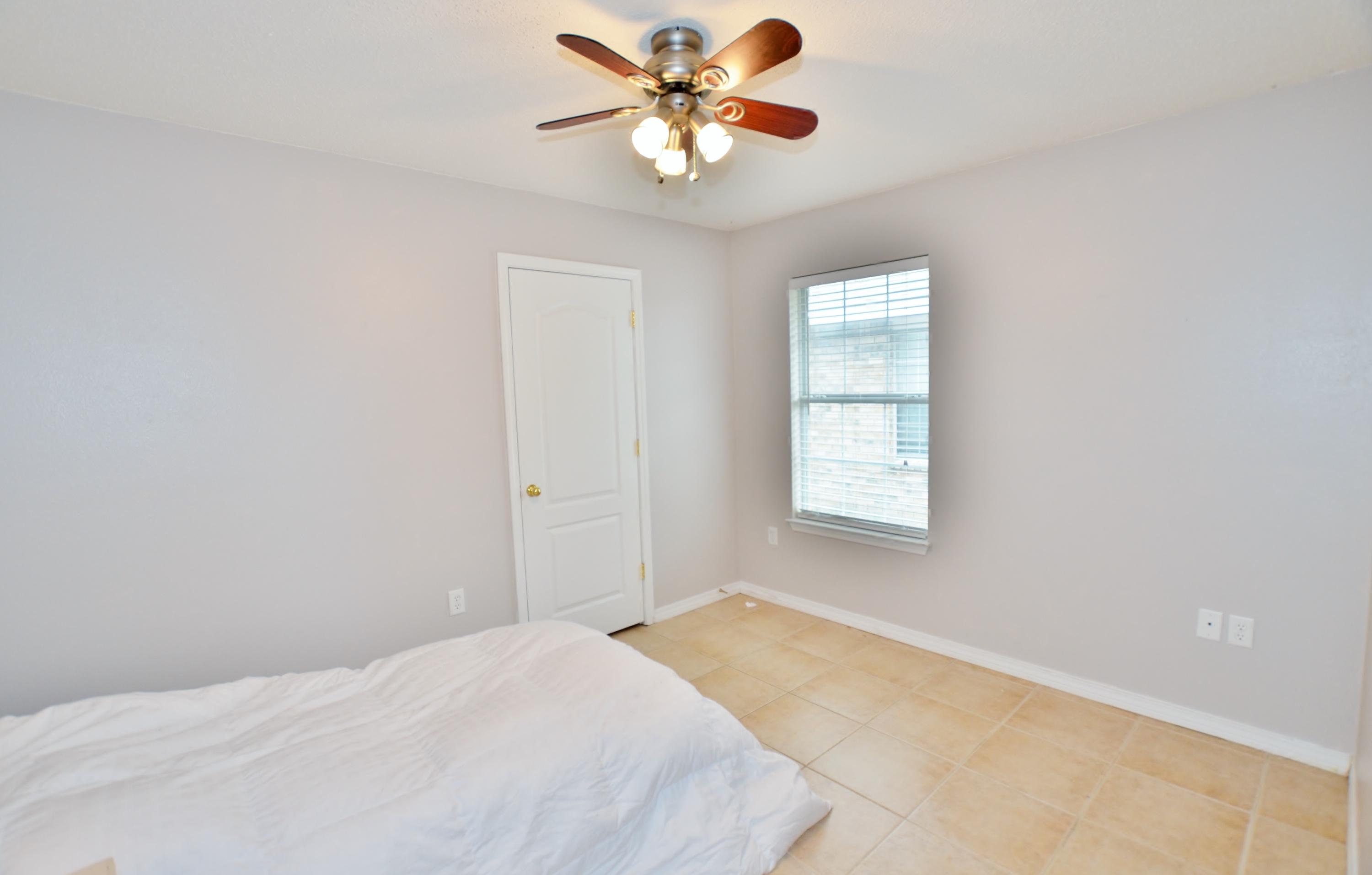 PARADISE RETREAT - Residential Lease
