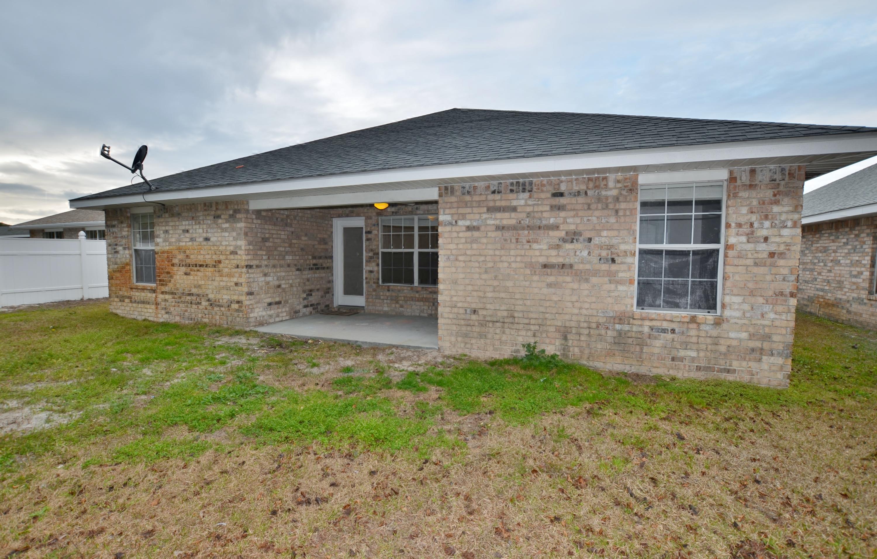 PARADISE RETREAT - Residential Lease