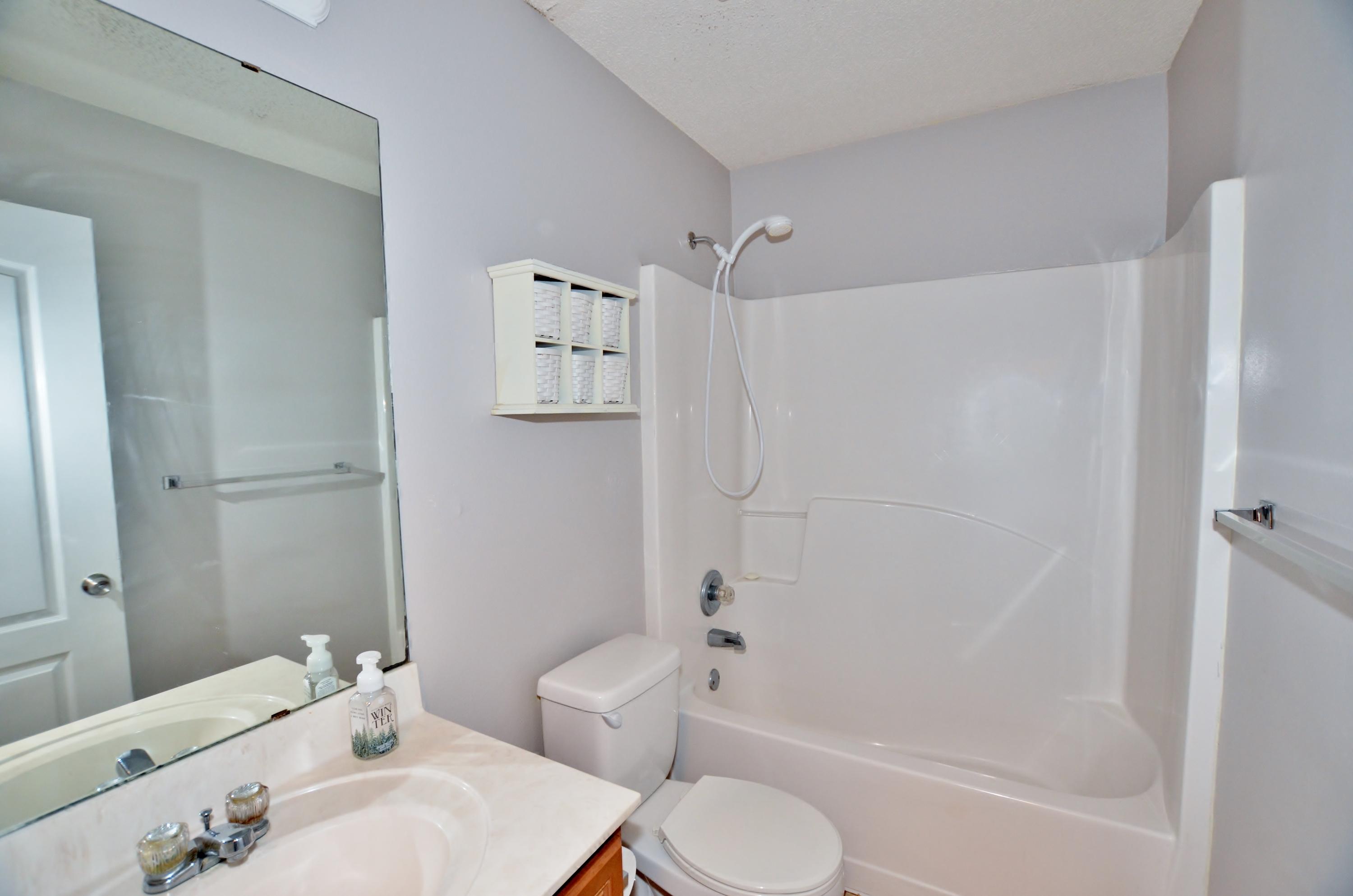 PARADISE RETREAT - Residential Lease