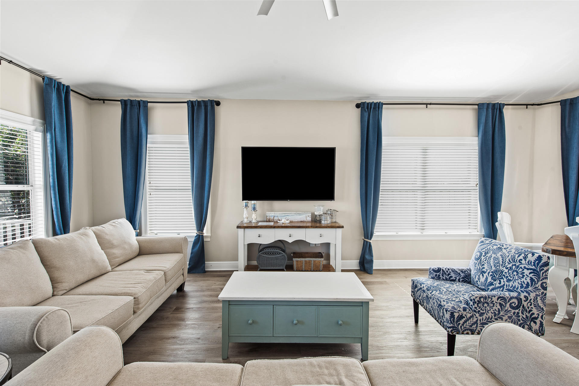 TRANQUIL SHORES - Residential