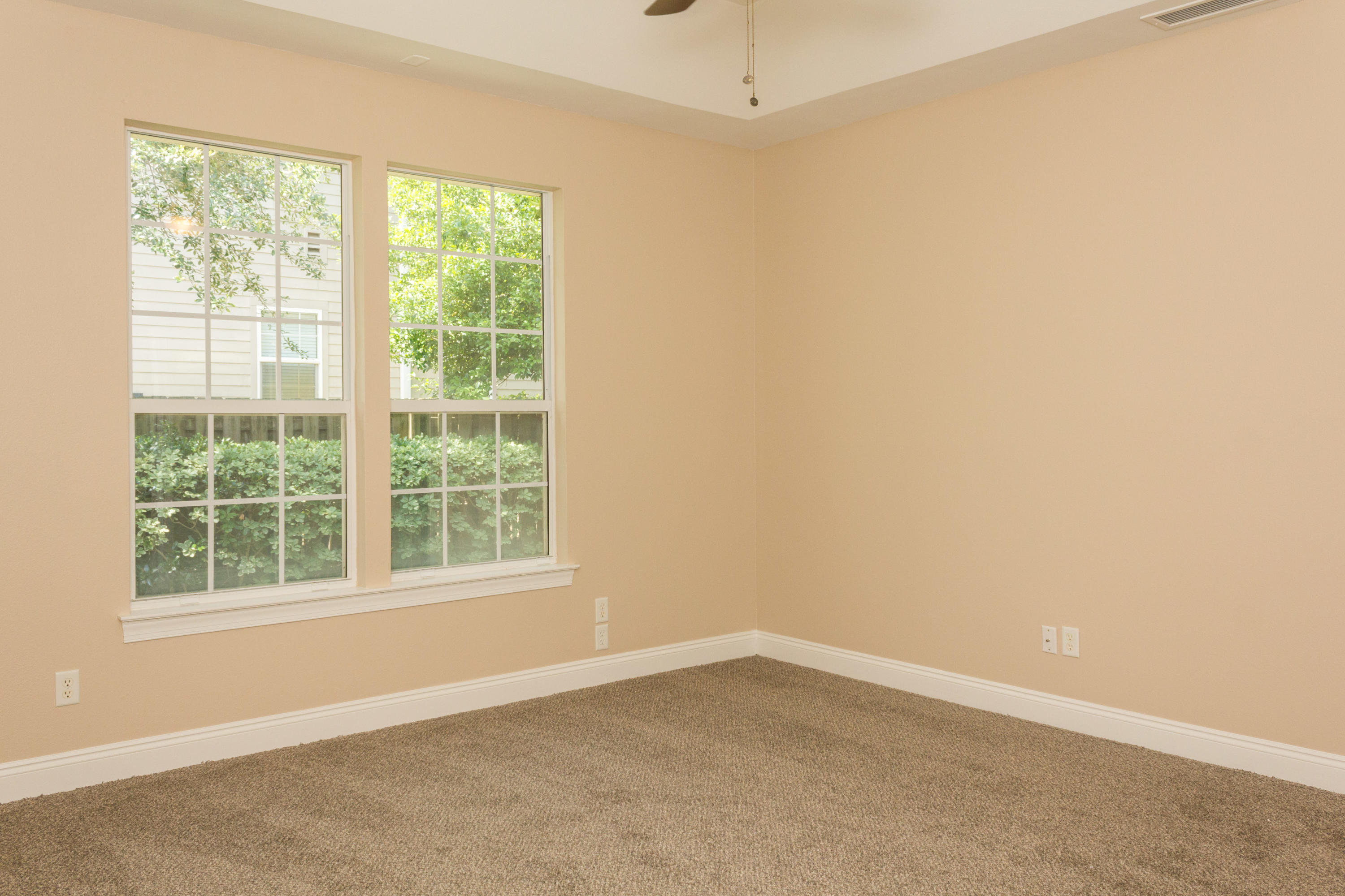 DIAMOND LAKES - Residential Lease