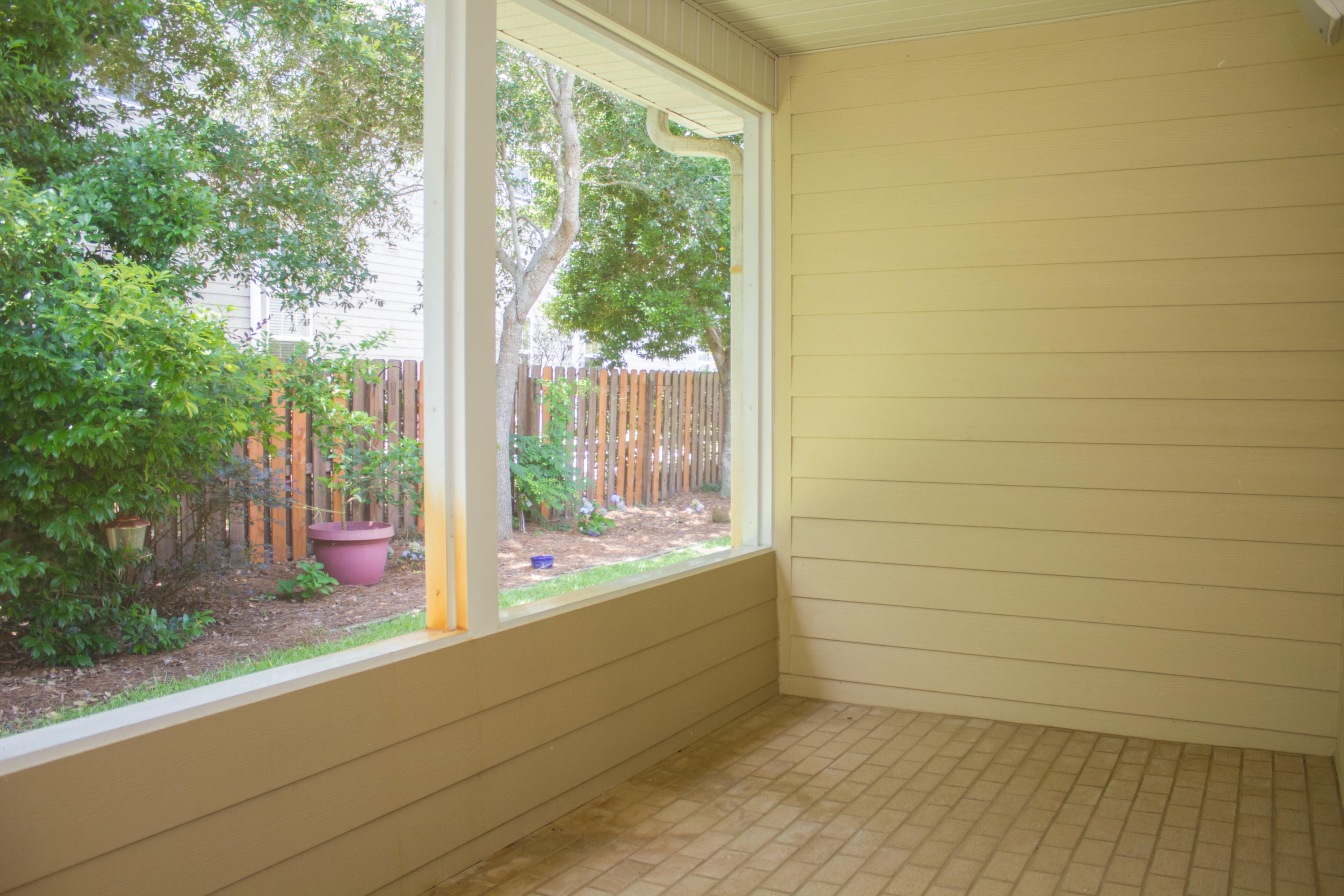 DIAMOND LAKES - Residential Lease