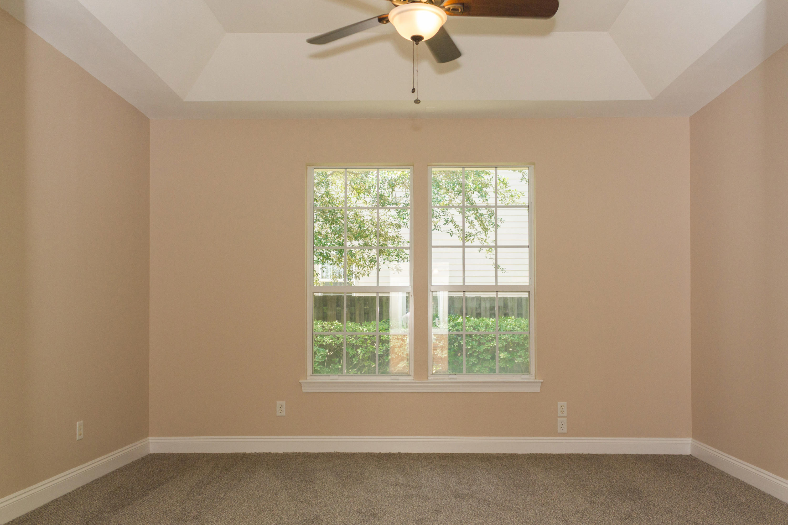 DIAMOND LAKES - Residential Lease