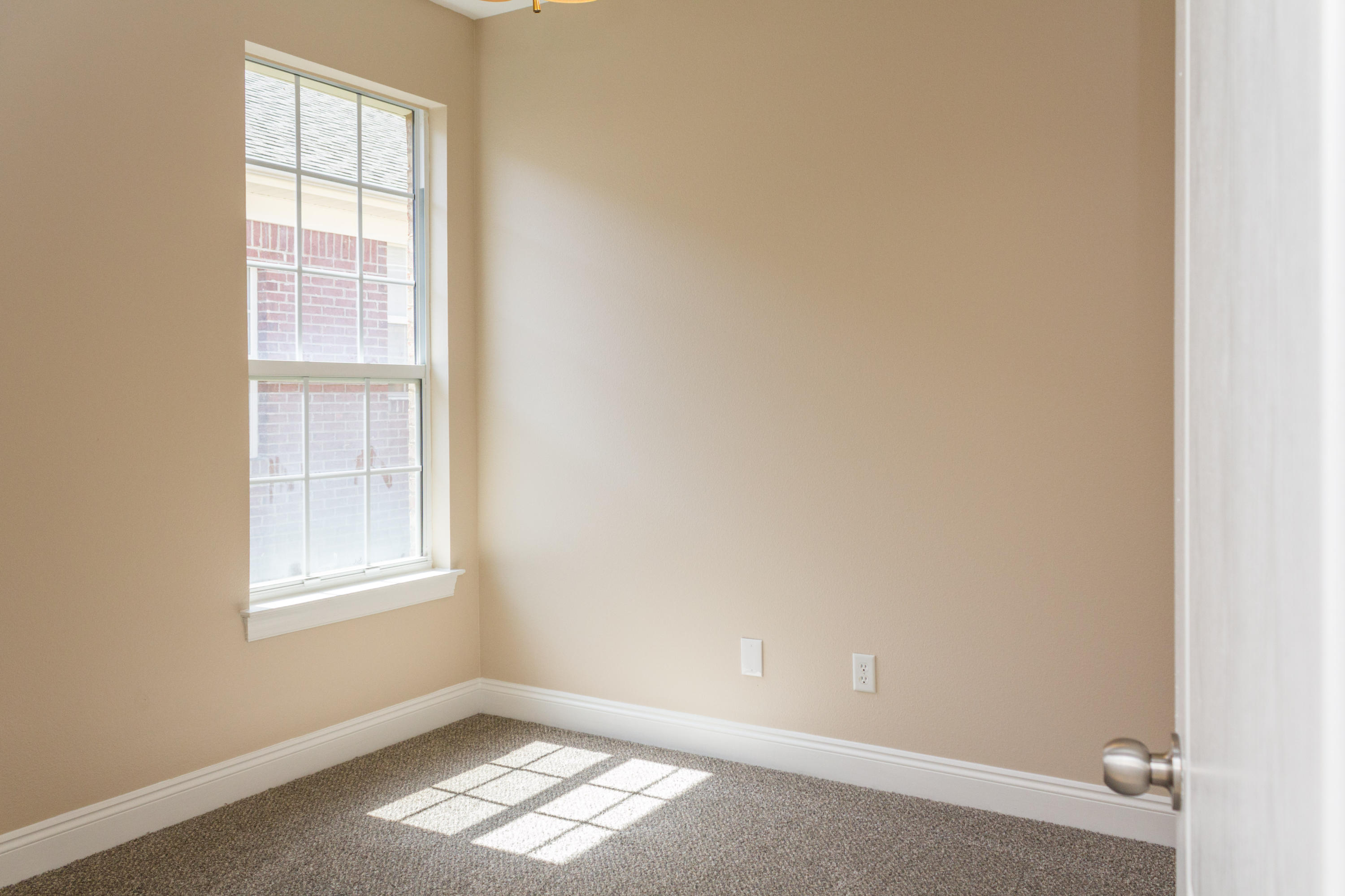 DIAMOND LAKES - Residential Lease