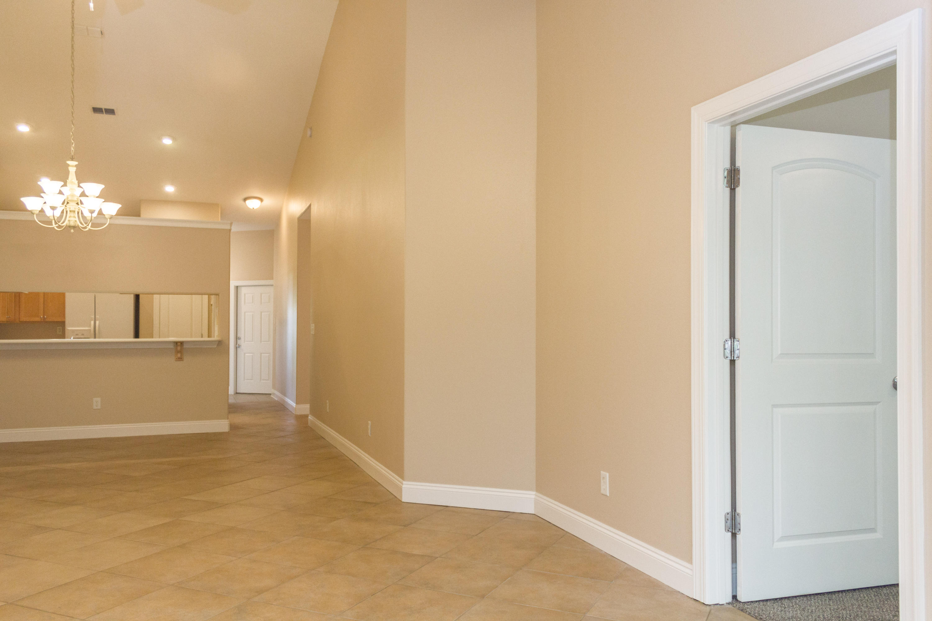 DIAMOND LAKES - Residential Lease