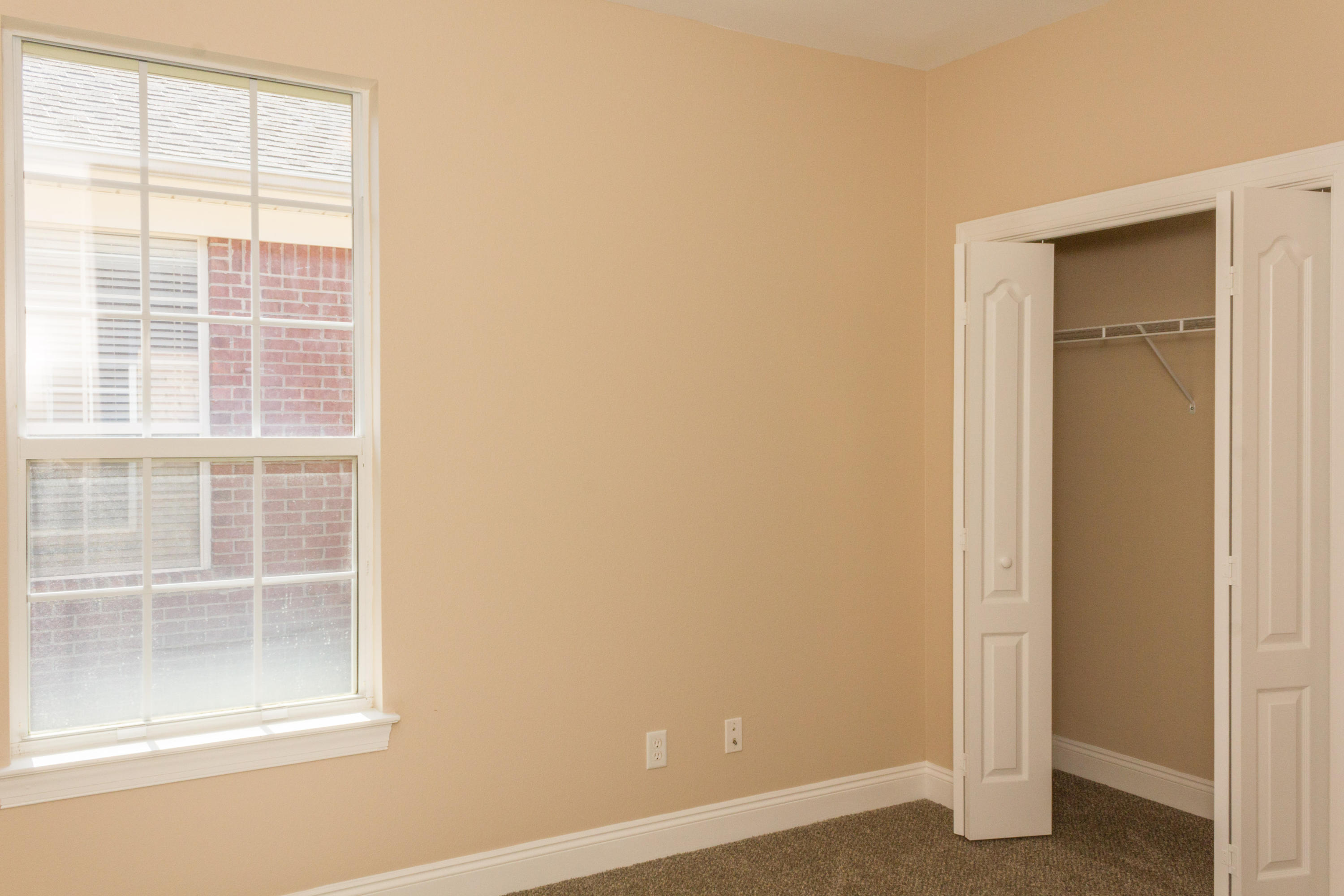DIAMOND LAKES - Residential Lease