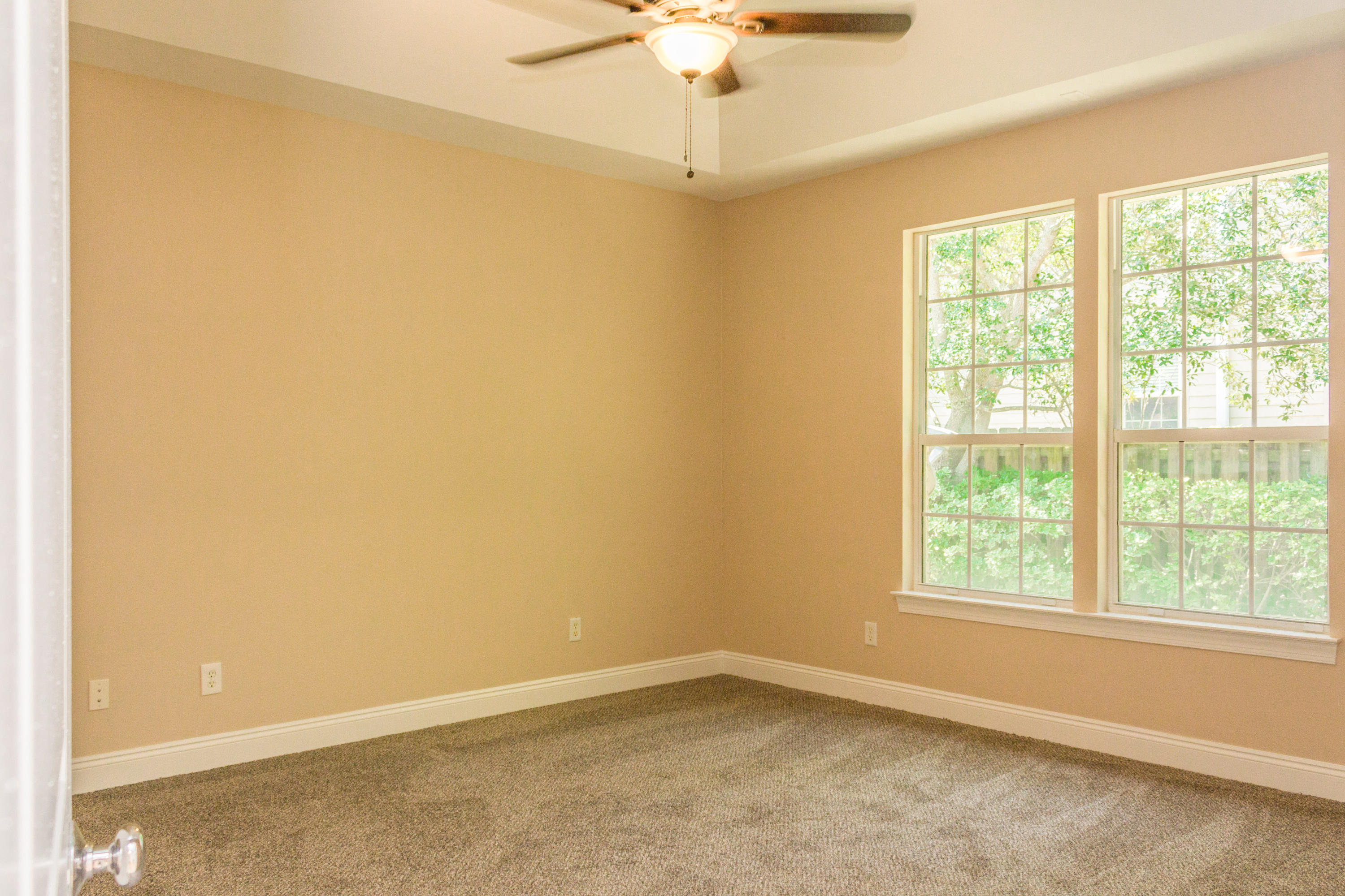 DIAMOND LAKES - Residential Lease