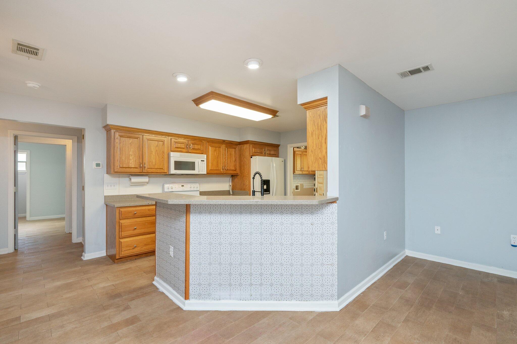 EDGEWOOD - Residential Lease