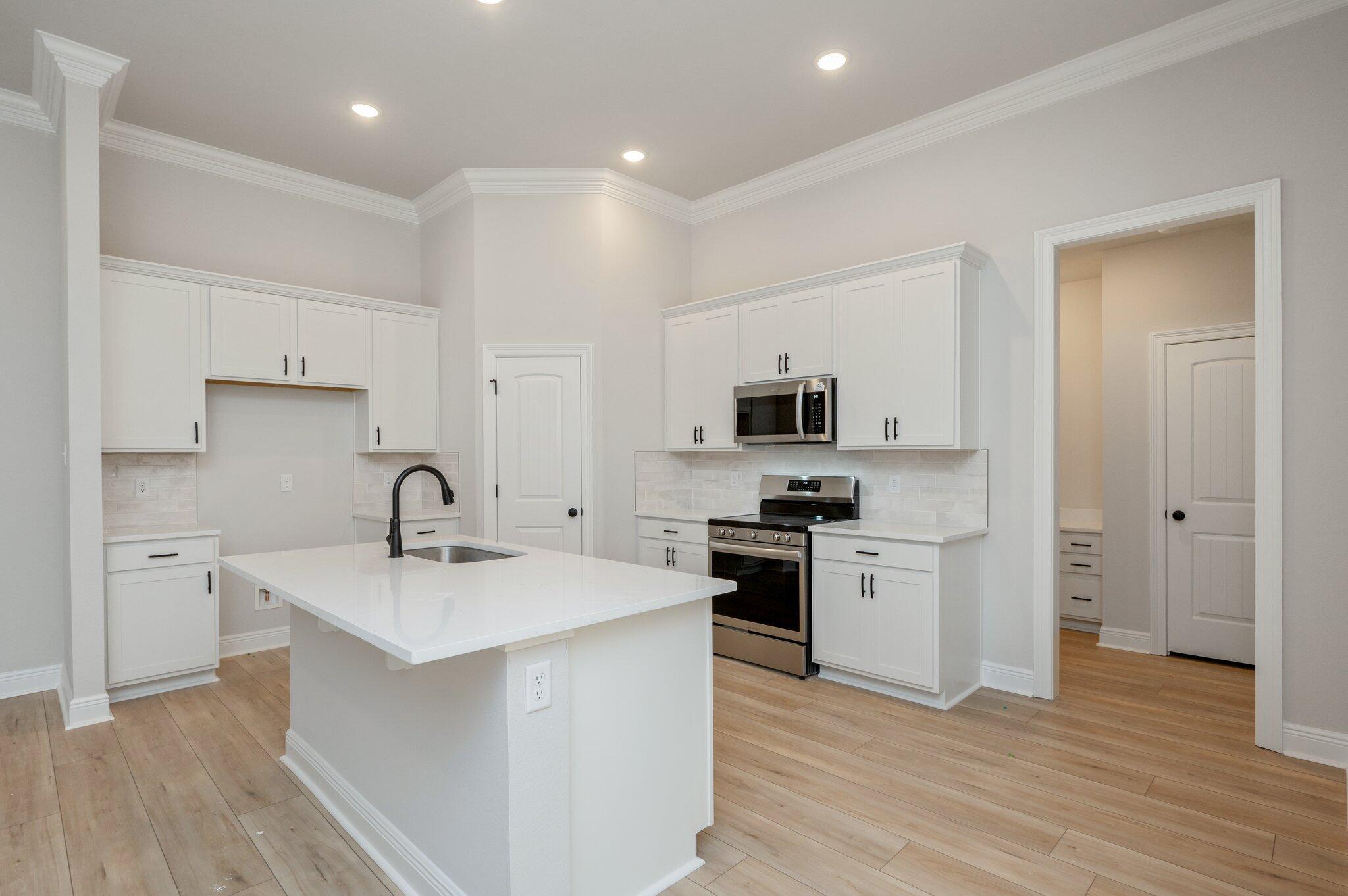 YOUNG OAKS - Residential
