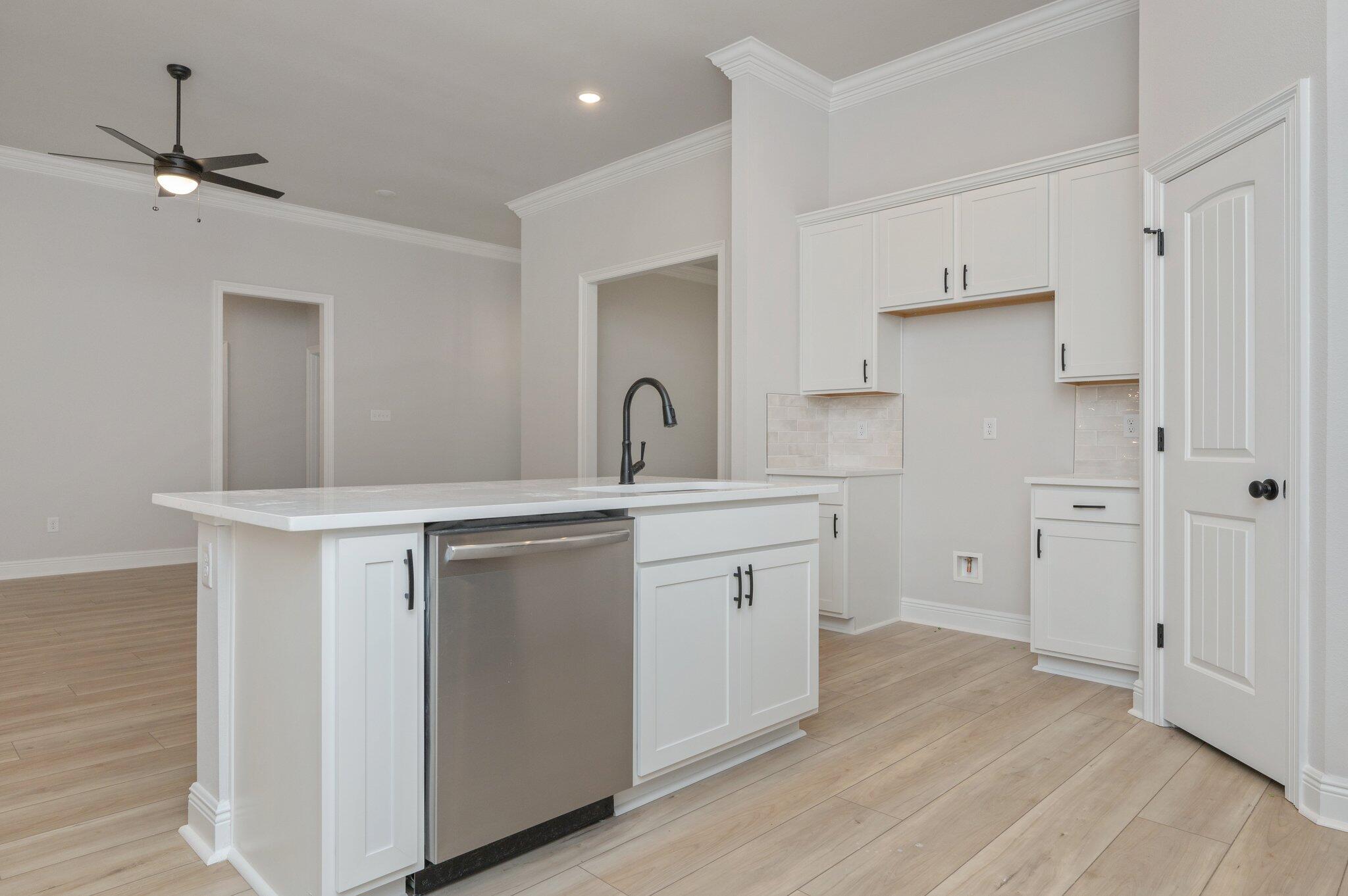 YOUNG OAKS - Residential