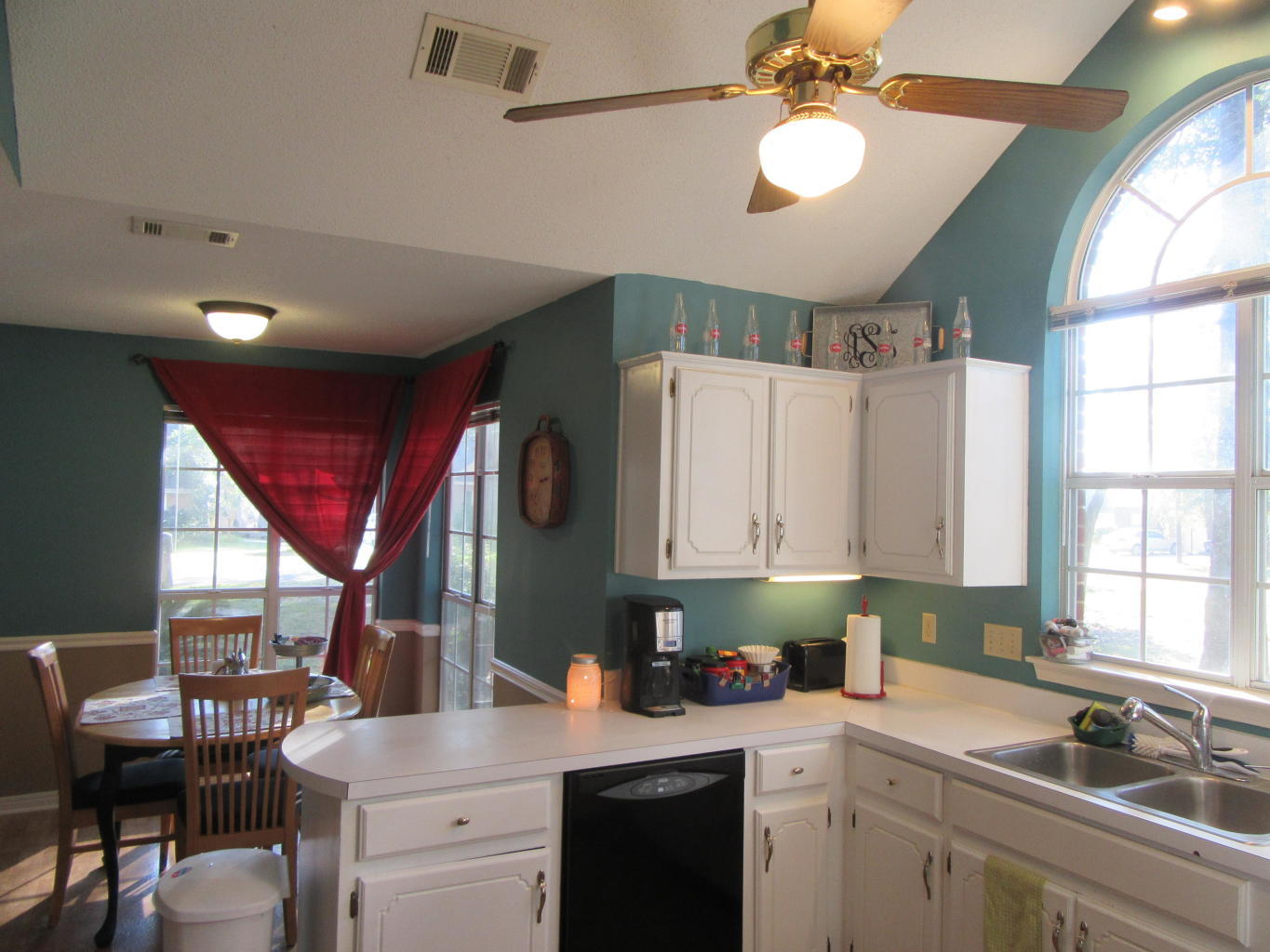 SAVANNAH OAKS - Residential Lease