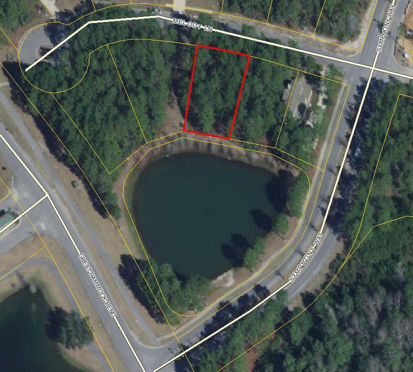MUST SELL ... WILL SACRIFICE! Great building home site situated on a quiet road with lake frontage! Hammock Bay amenities include, a 60-Acre Sports & Recreation Park, Lakeside Clubhouse, 2 Pools, Fitness Center,
Over 10 miles of bike paths, Nature Preserves
and a thriving Town Center!