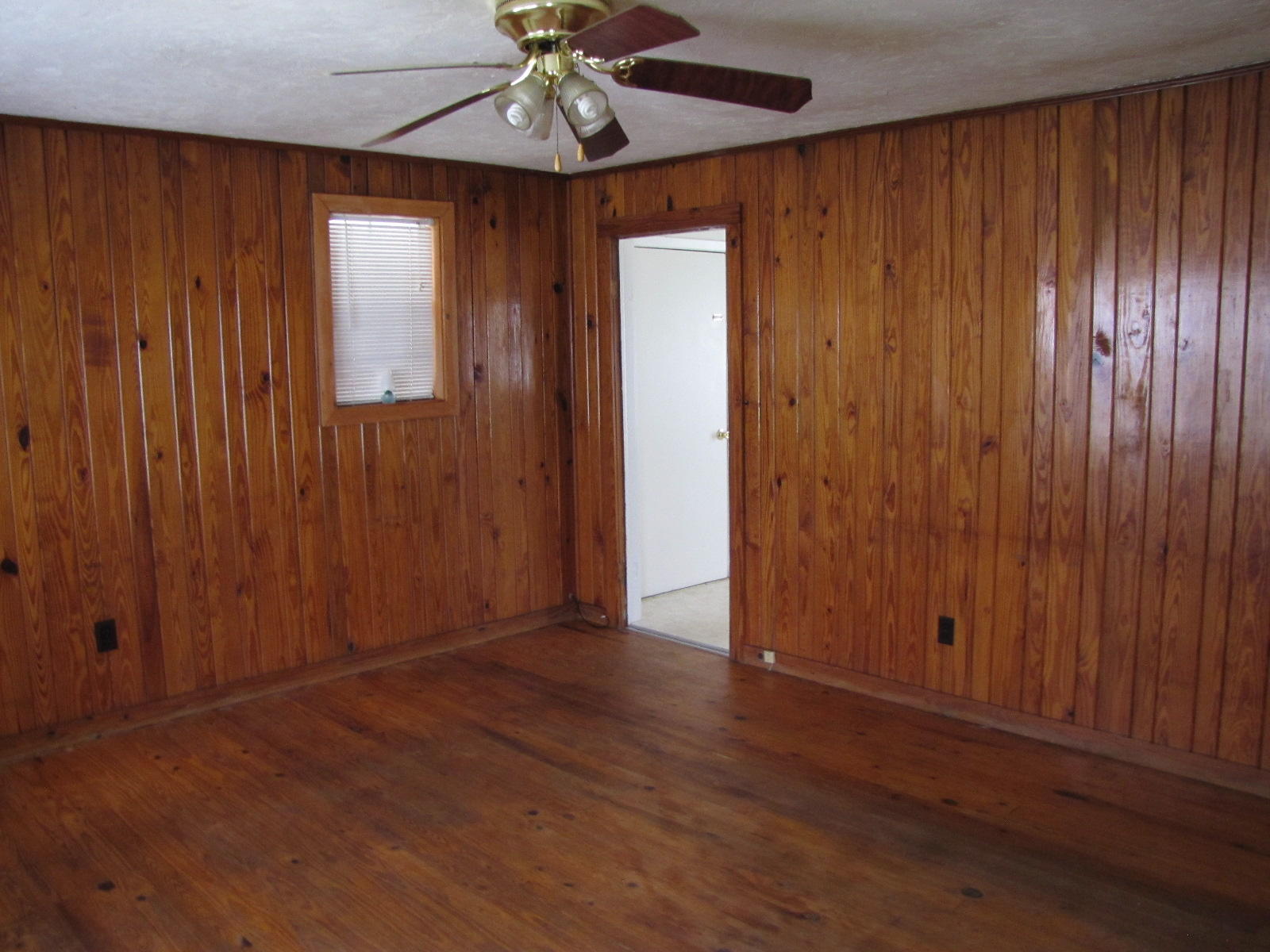 OAKDALE MIN/FARMS - Residential Lease
