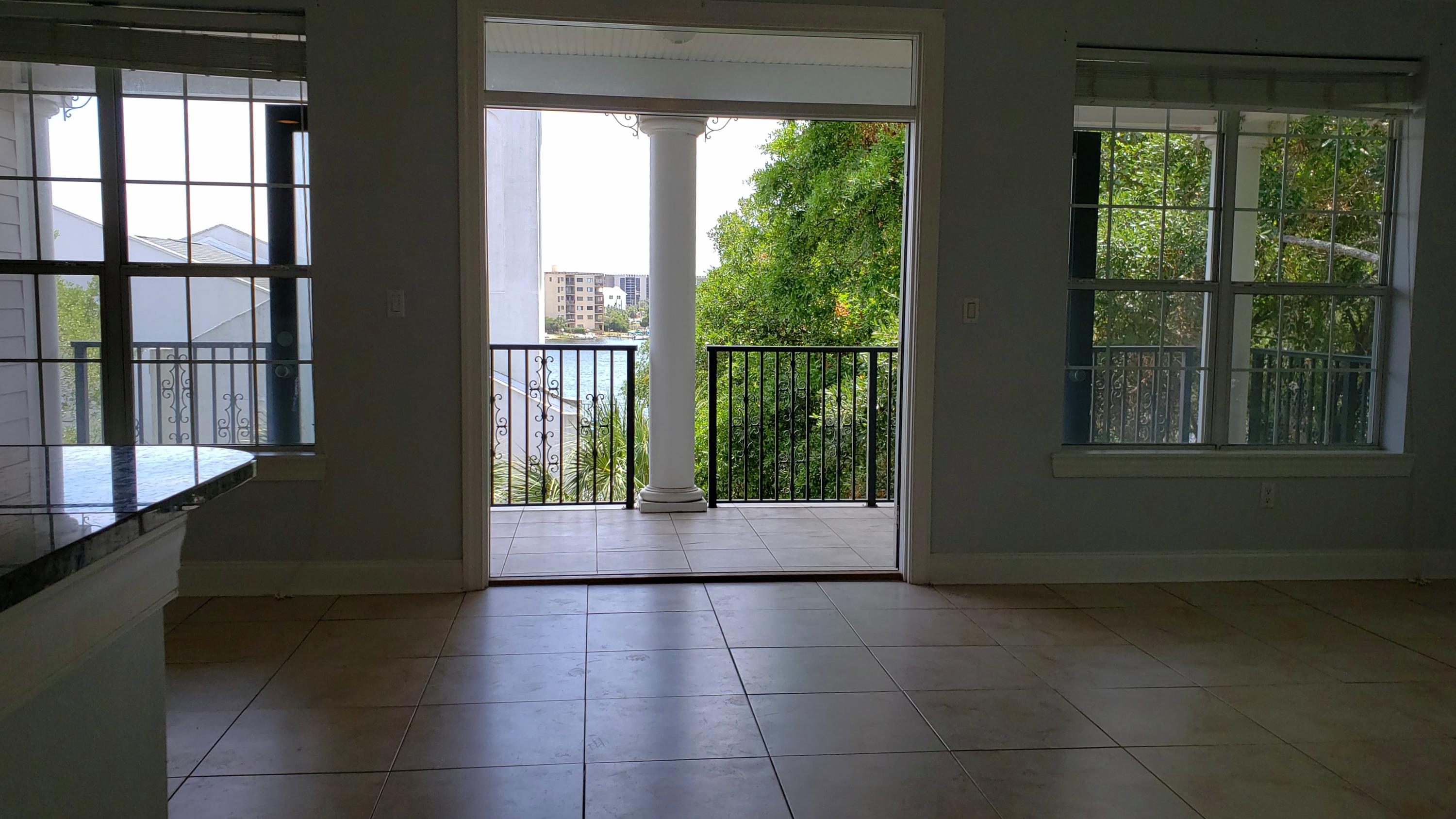 FRENCH QUARTERS - Residential Lease