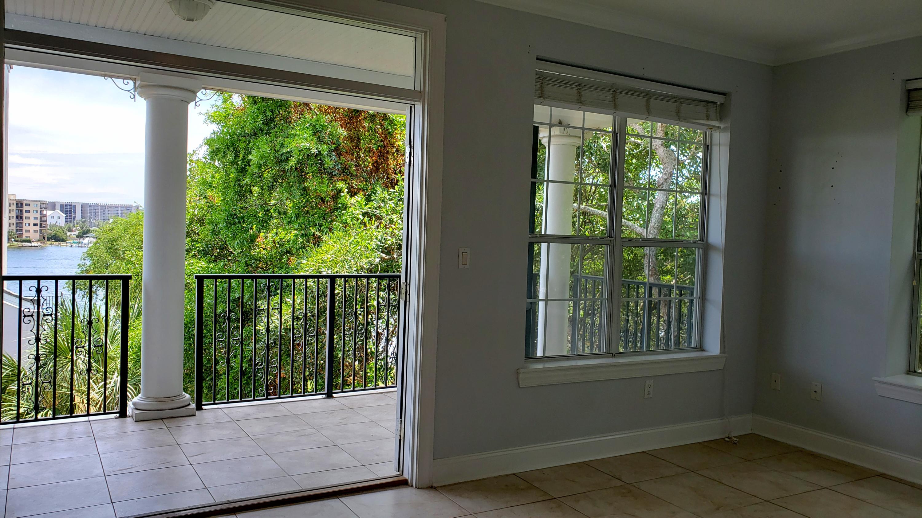 FRENCH QUARTERS - Residential Lease