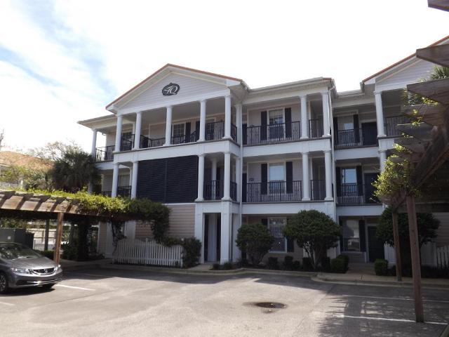 FRENCH QUARTERS - Residential Lease
