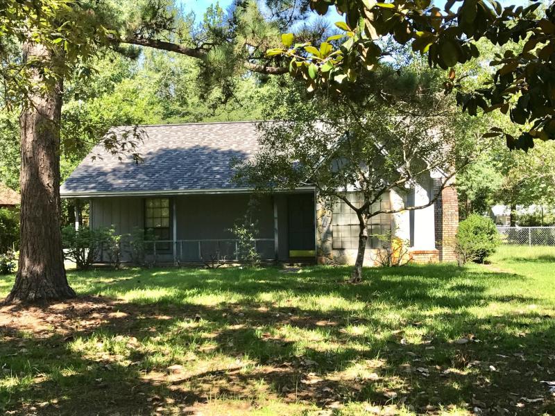 QUIET OAKS S/D - Residential Lease
