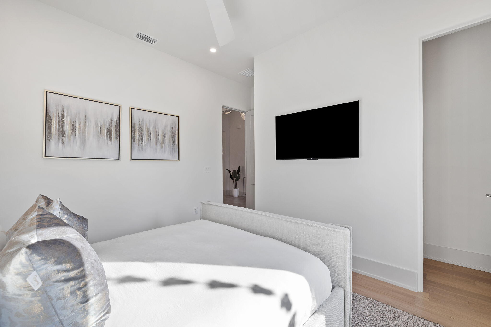 SWEET BAY - Residential
