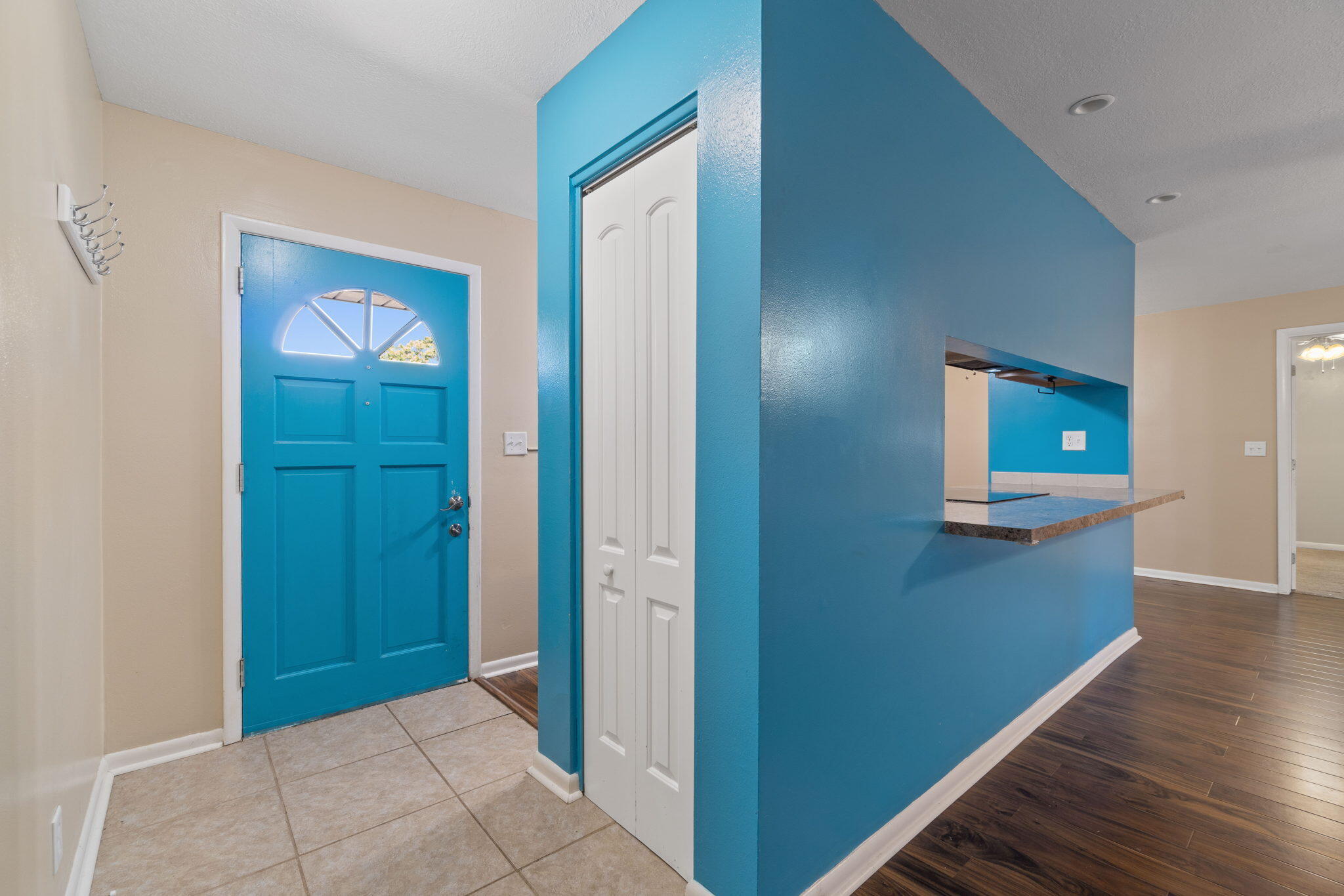 GARNIERS BEACH 6TH - Residential