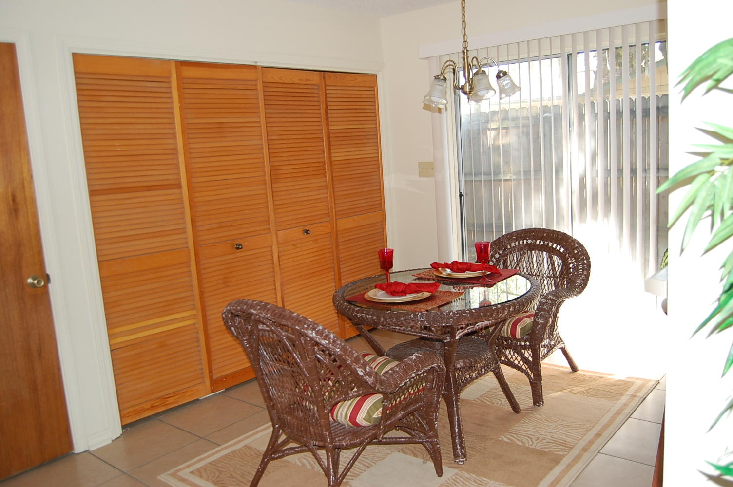 OAK TREE MANOR - Residential Lease