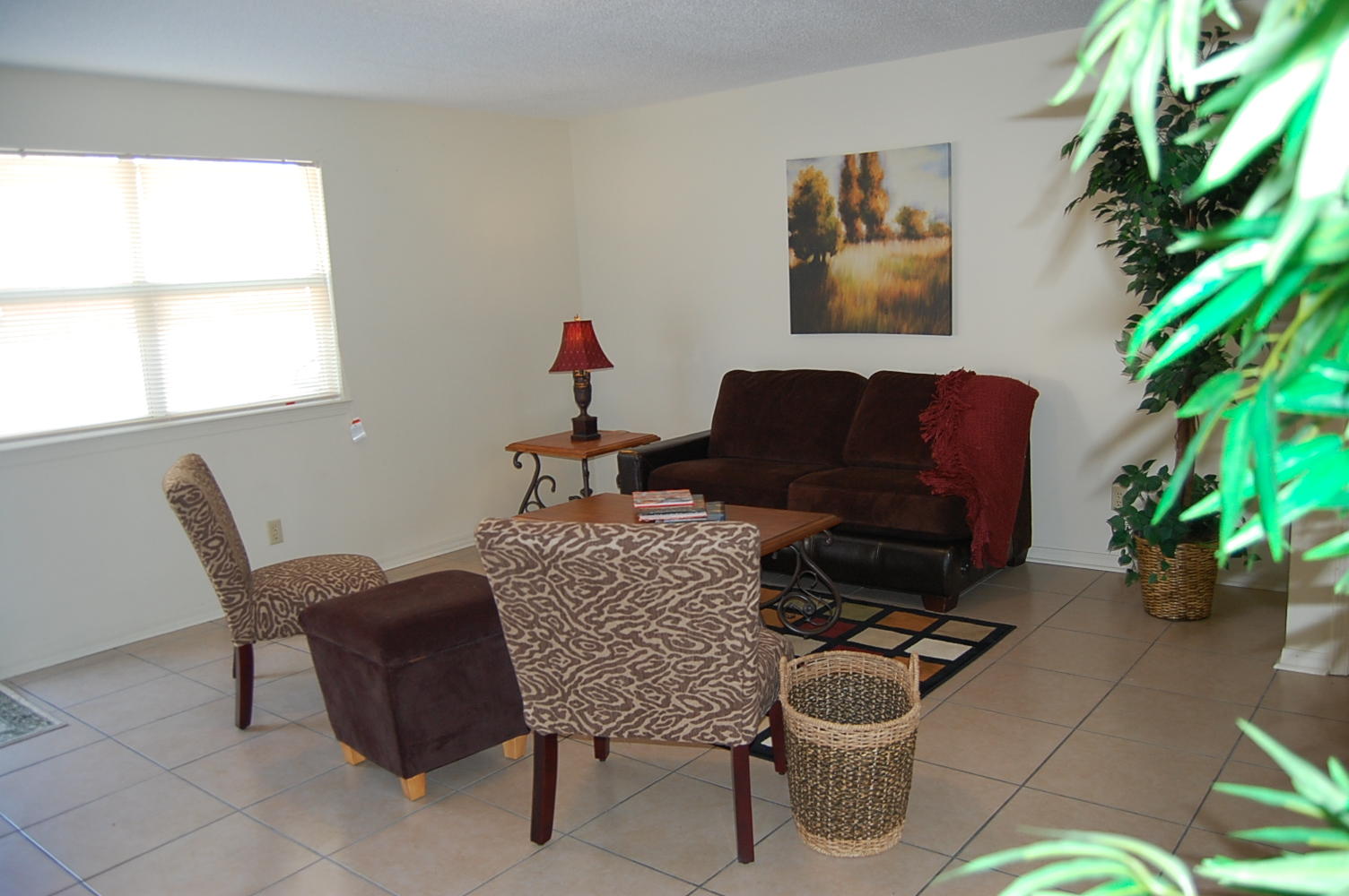 OAK TREE MANOR - Residential Lease