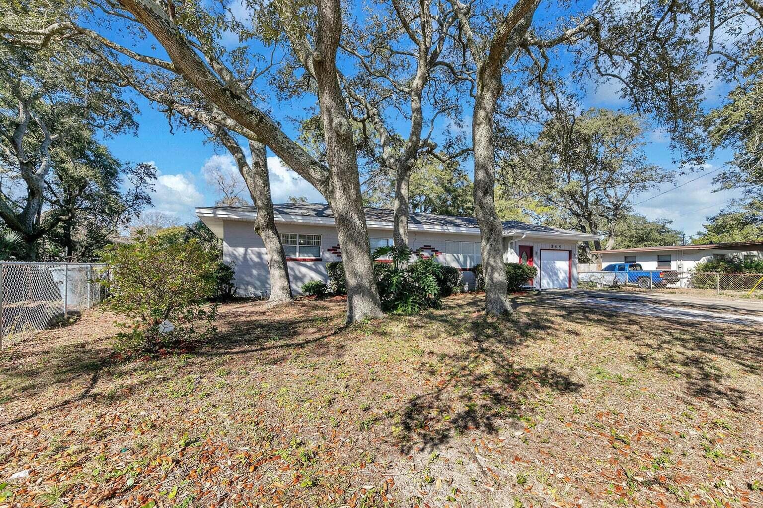 ELLIOTTS POINT 7TH ADDN - Residential