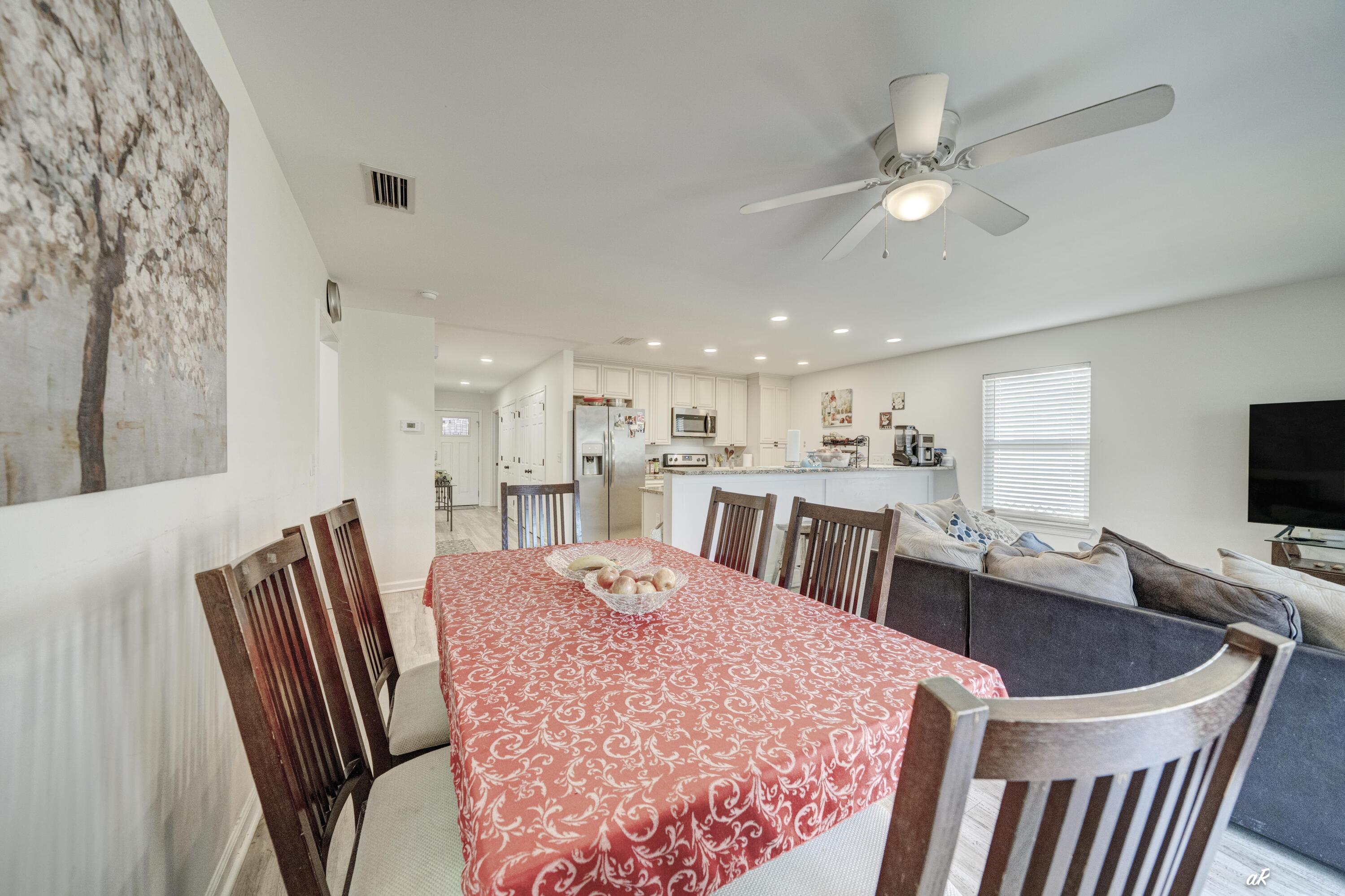 NORTH LAGOON OAKS - Residential