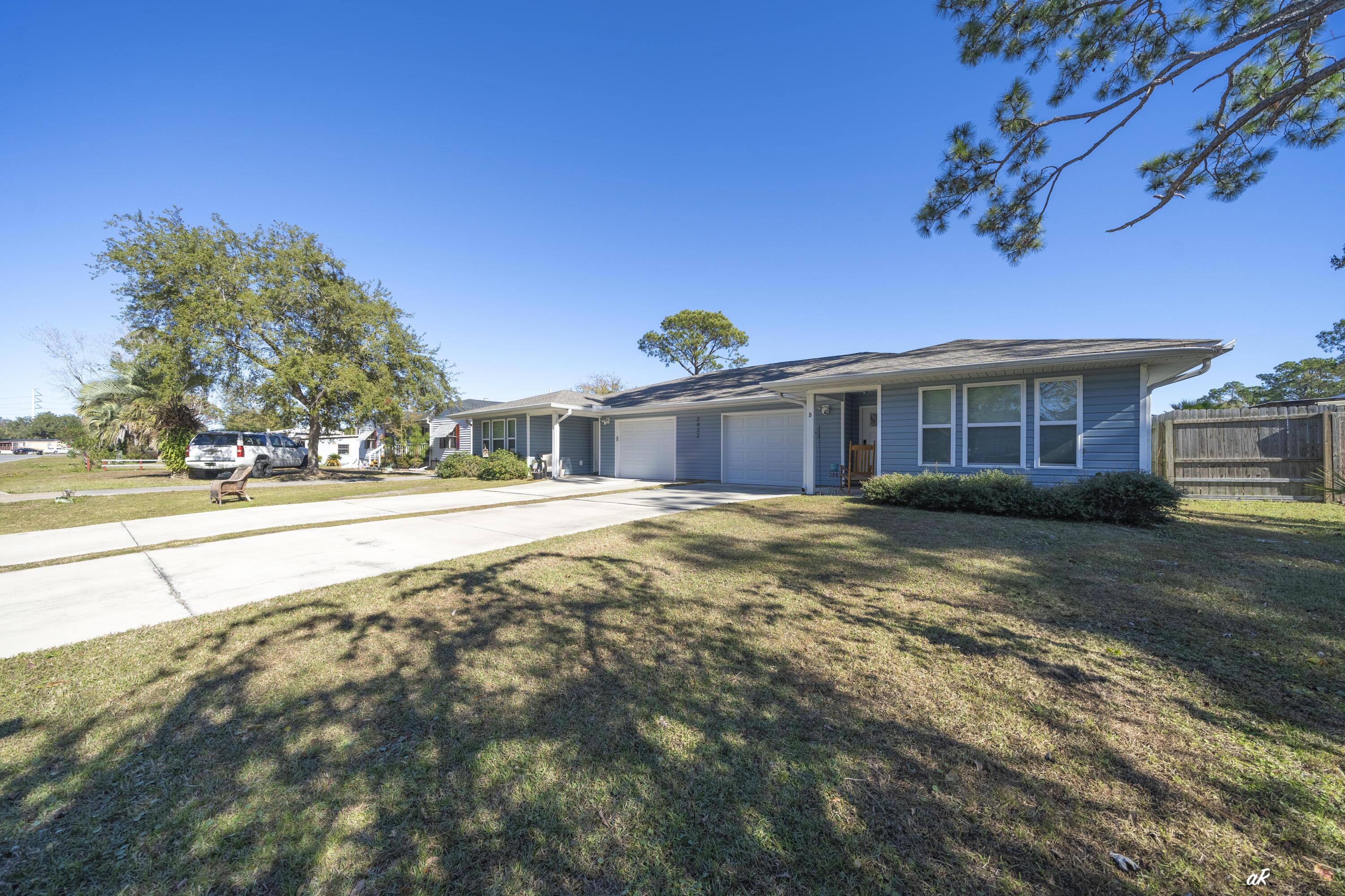 NORTH LAGOON OAKS - Residential