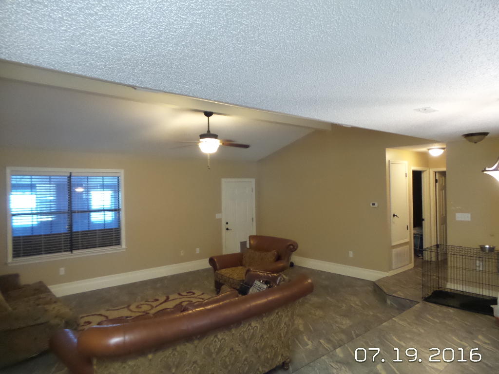 SHOAL TERRACE ESTATES - Residential Lease