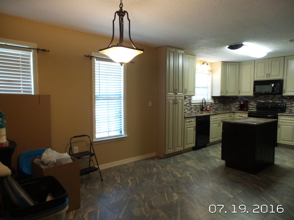 SHOAL TERRACE ESTATES - Residential Lease
