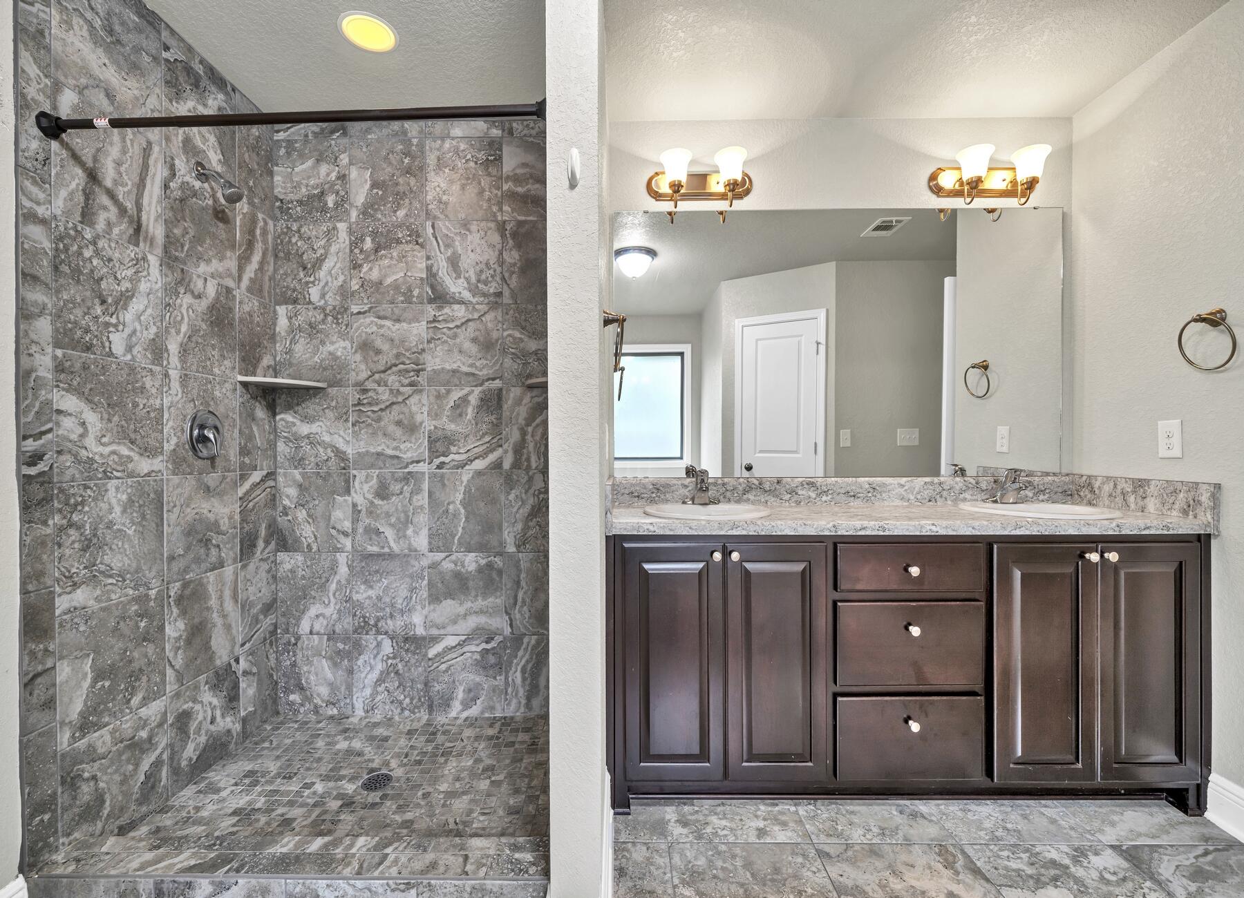 FOX VALLEY - Residential Lease