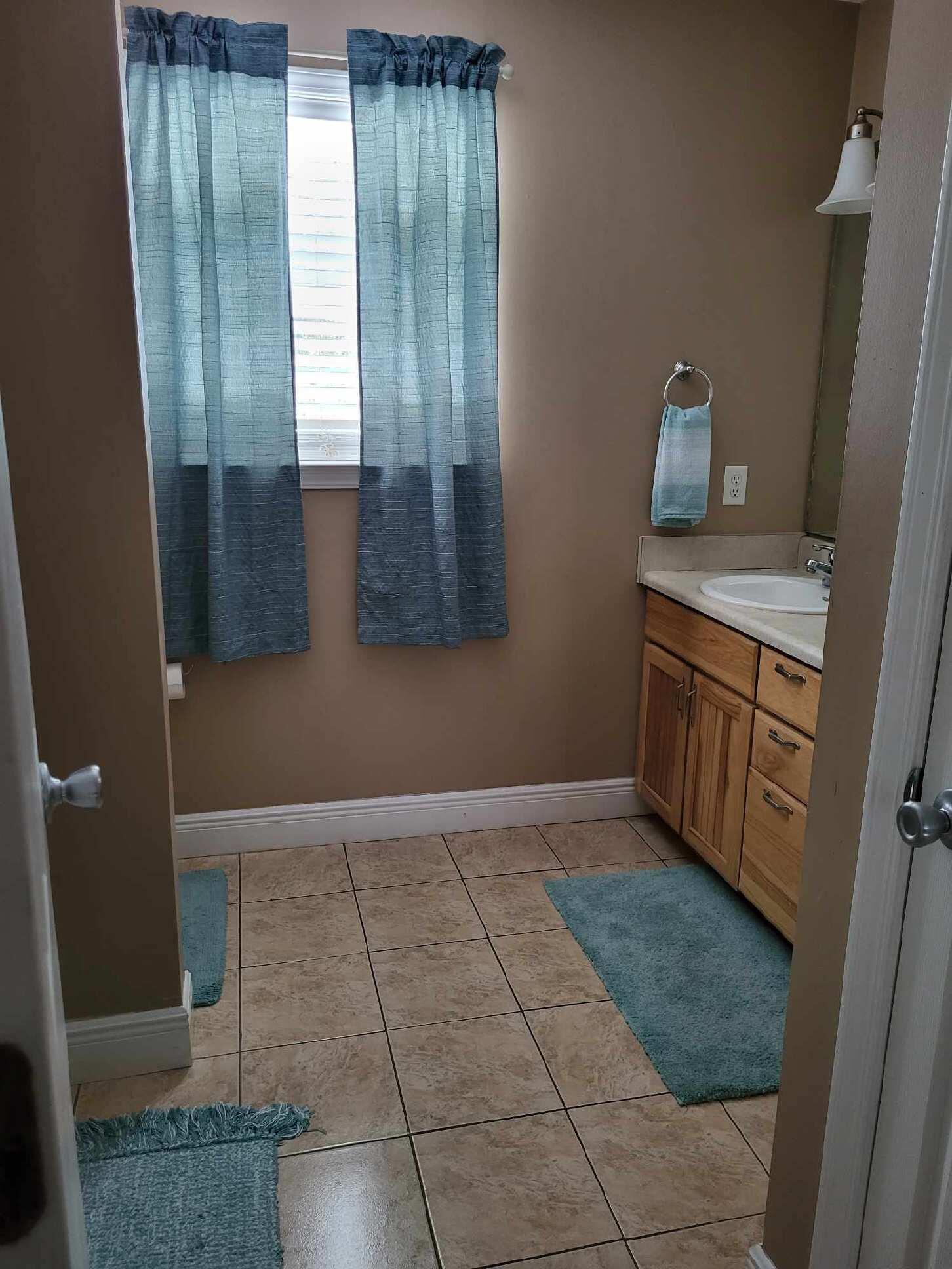 LAKE JUNIPER UNREC - Residential Lease