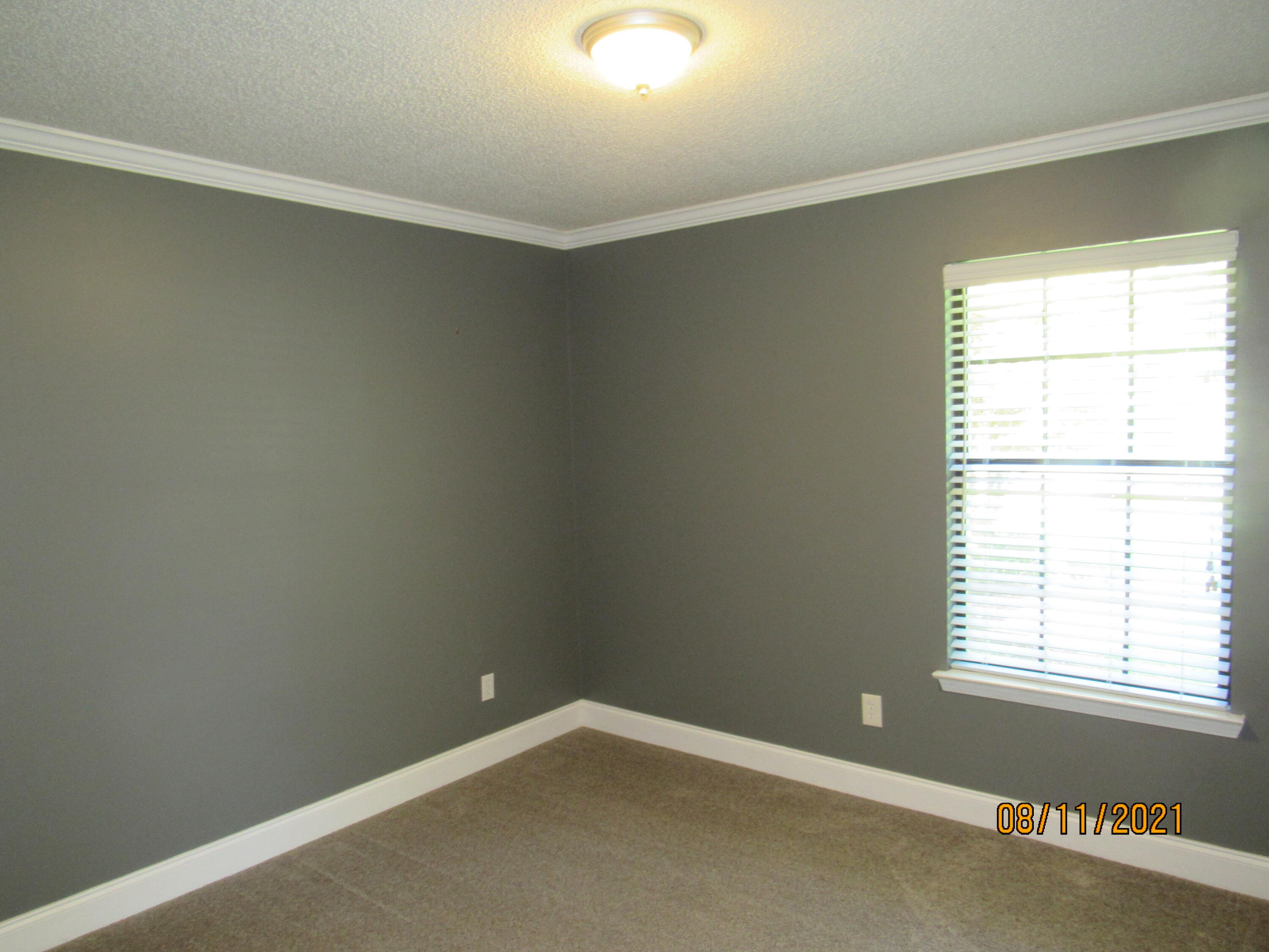 VALPARAISO PINECREST 6 - Residential Lease