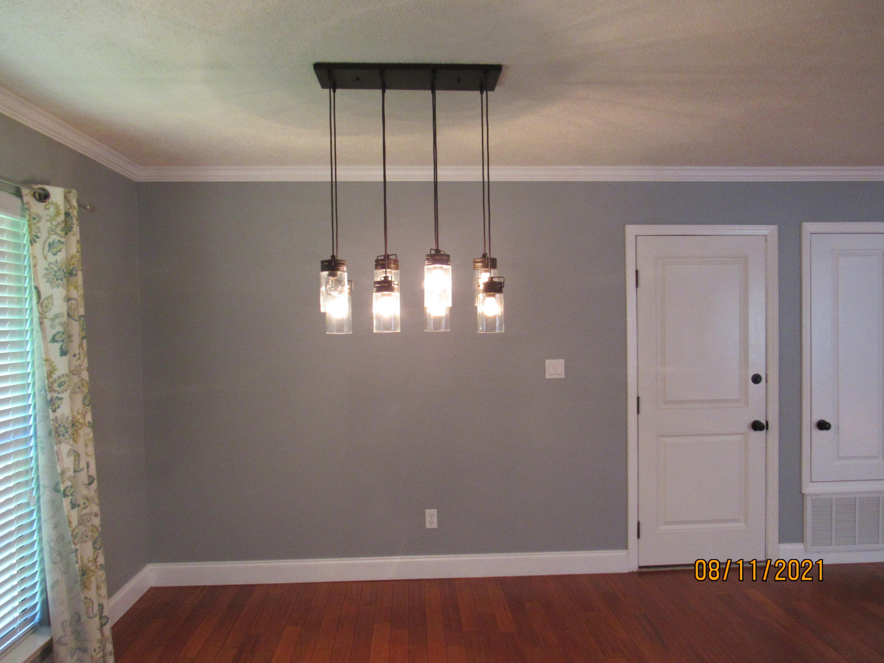 VALPARAISO PINECREST 6 - Residential Lease