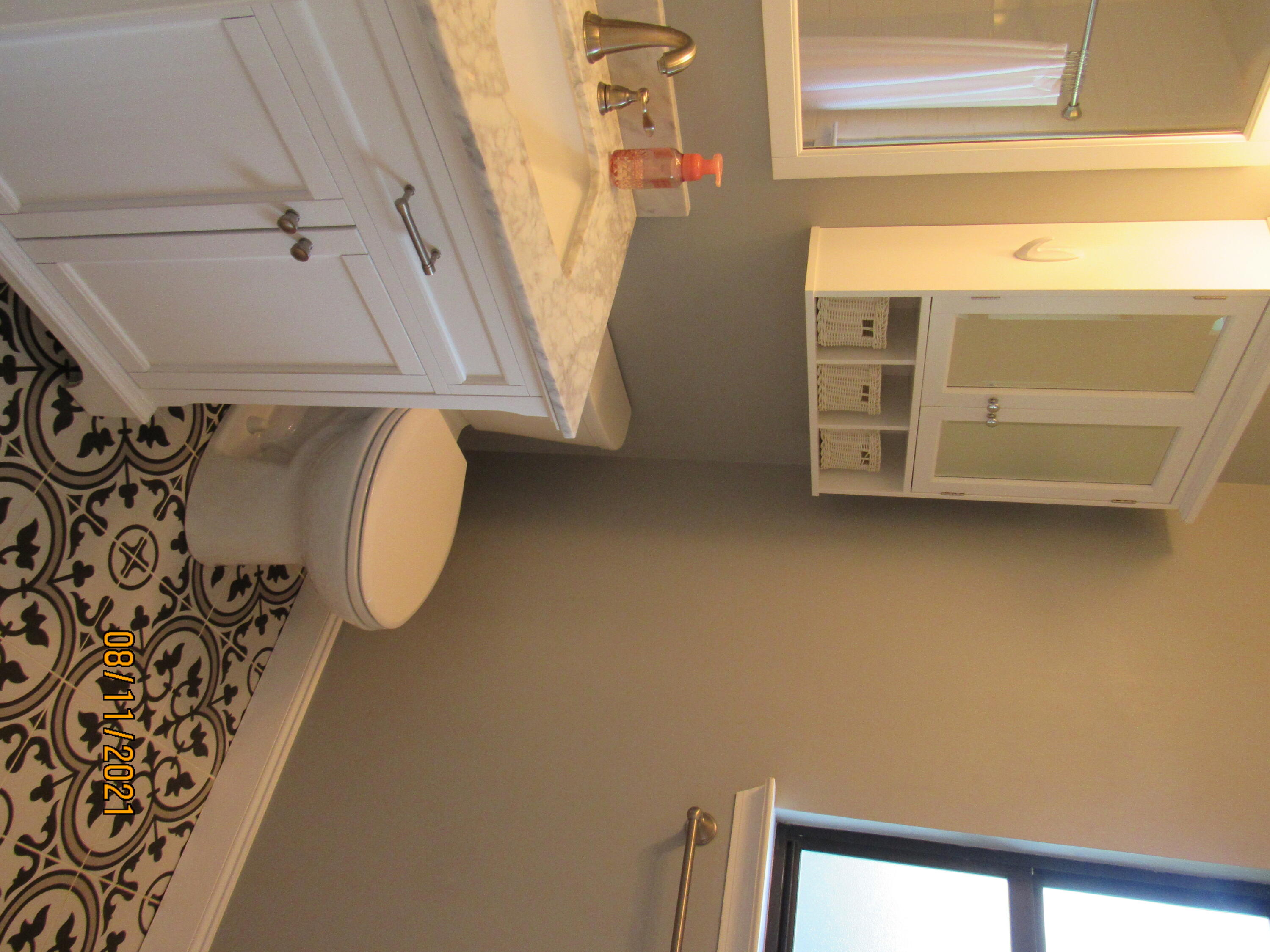 VALPARAISO PINECREST 6 - Residential Lease