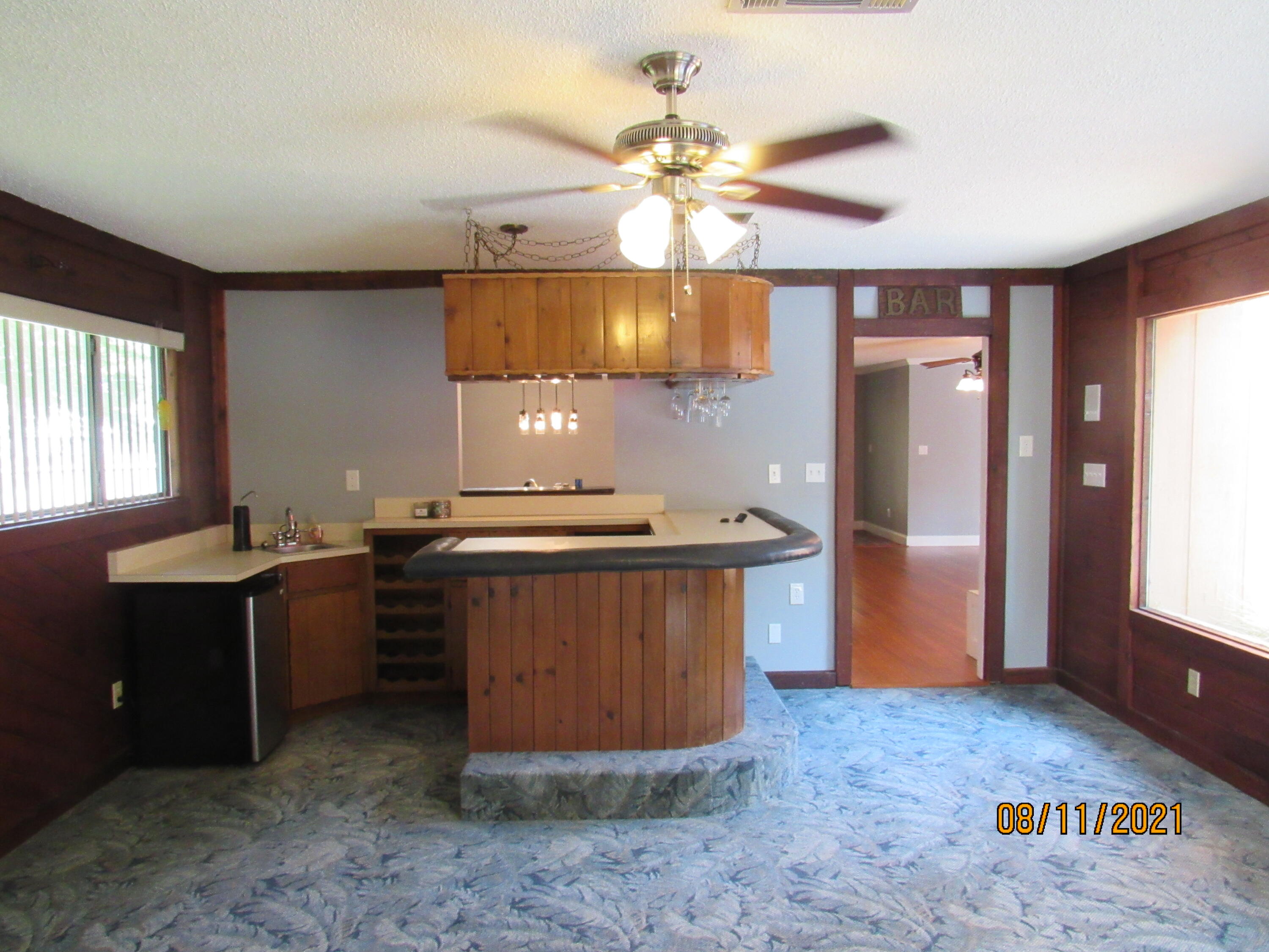 VALPARAISO PINECREST 6 - Residential Lease