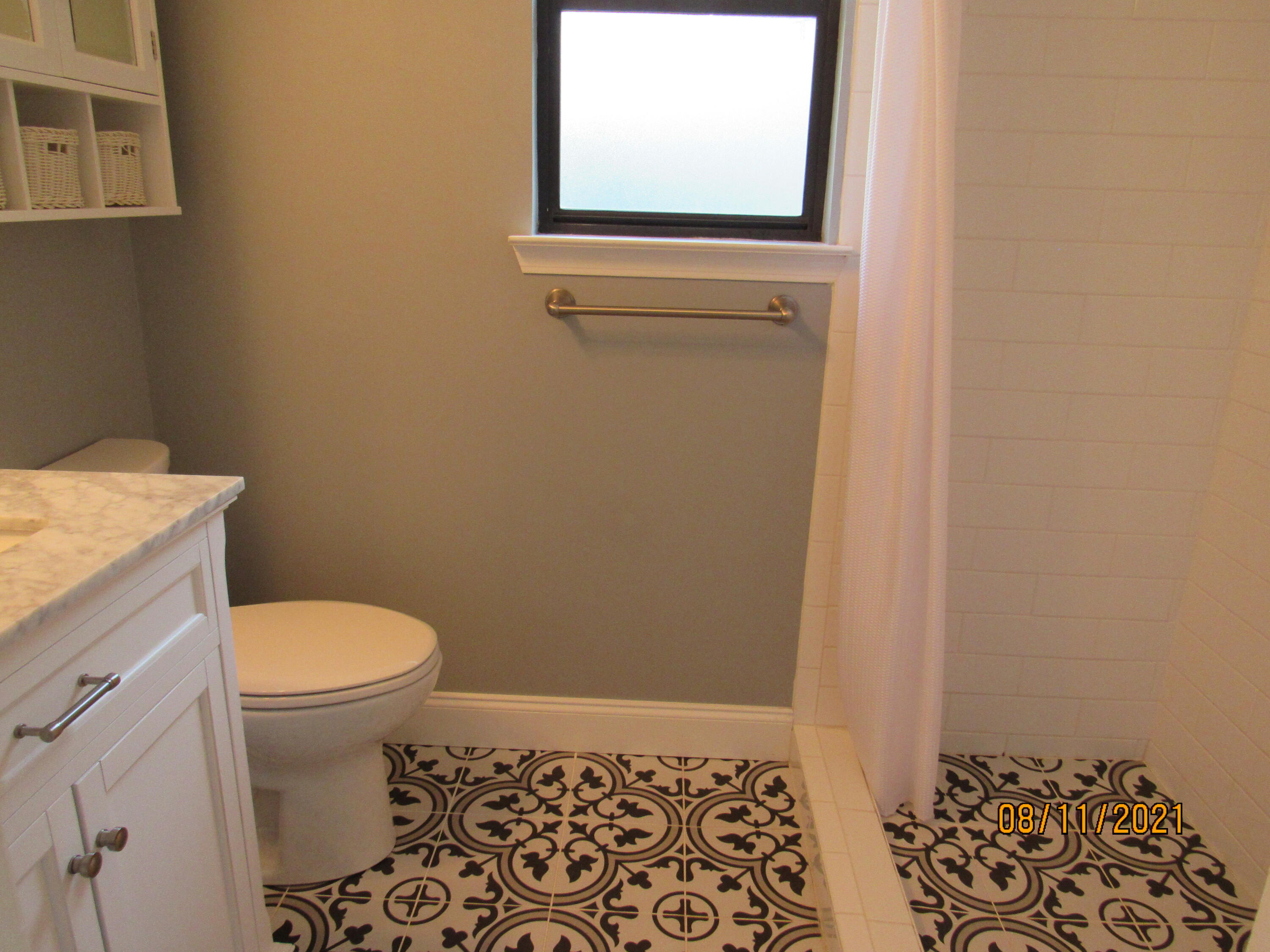 VALPARAISO PINECREST 6 - Residential Lease