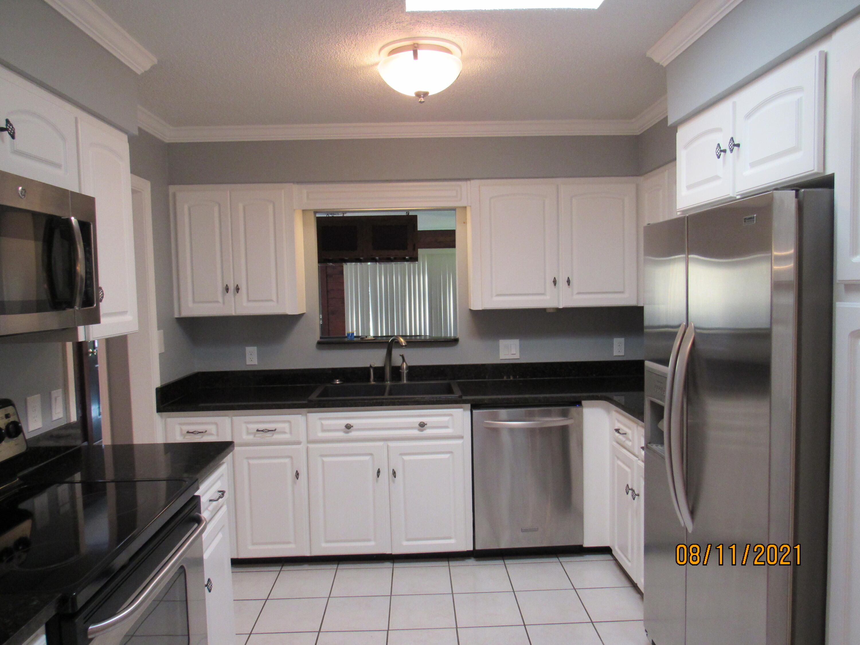 VALPARAISO PINECREST 6 - Residential Lease