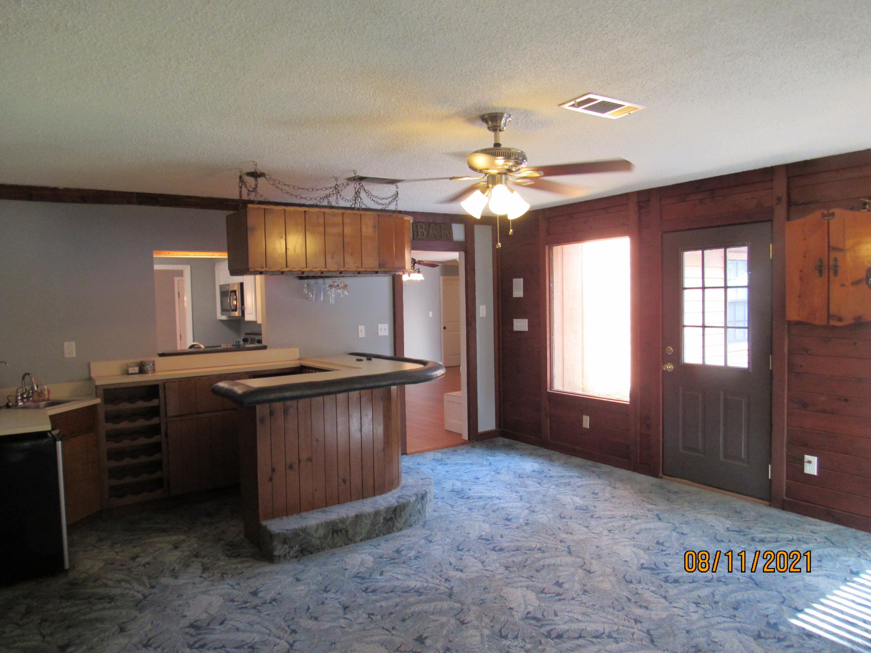 VALPARAISO PINECREST 6 - Residential Lease