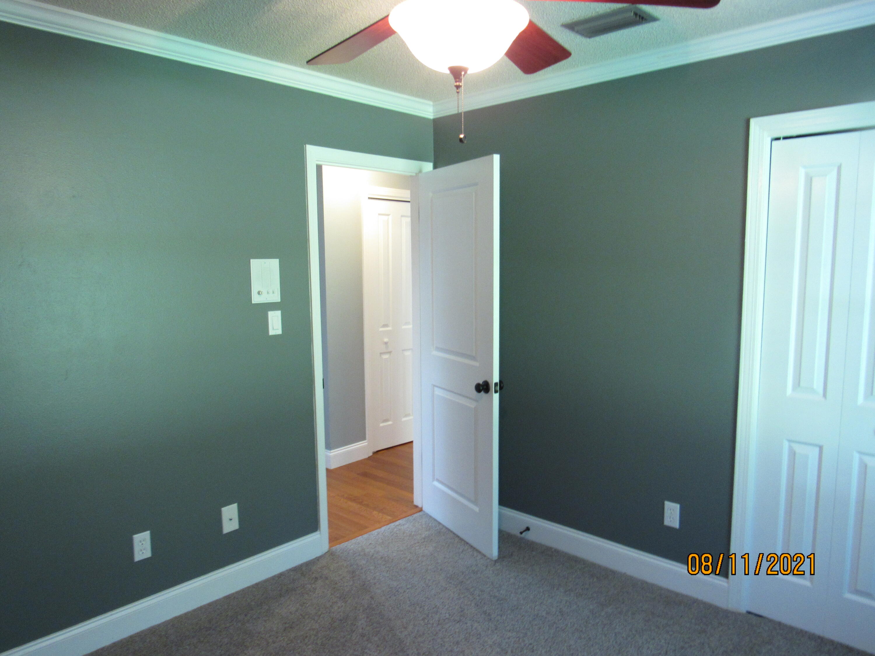 VALPARAISO PINECREST 6 - Residential Lease