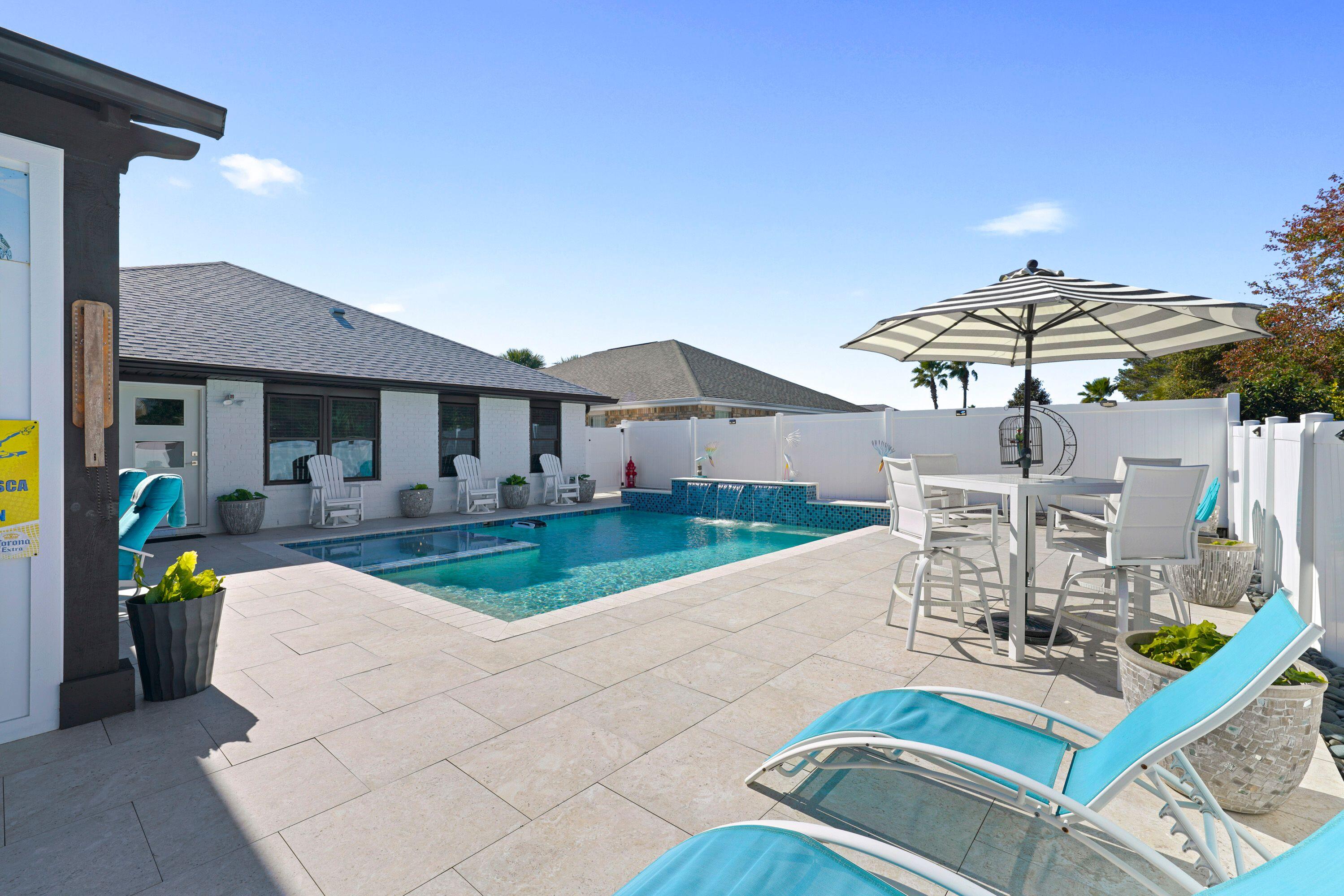 PARADISE RETREAT - Residential