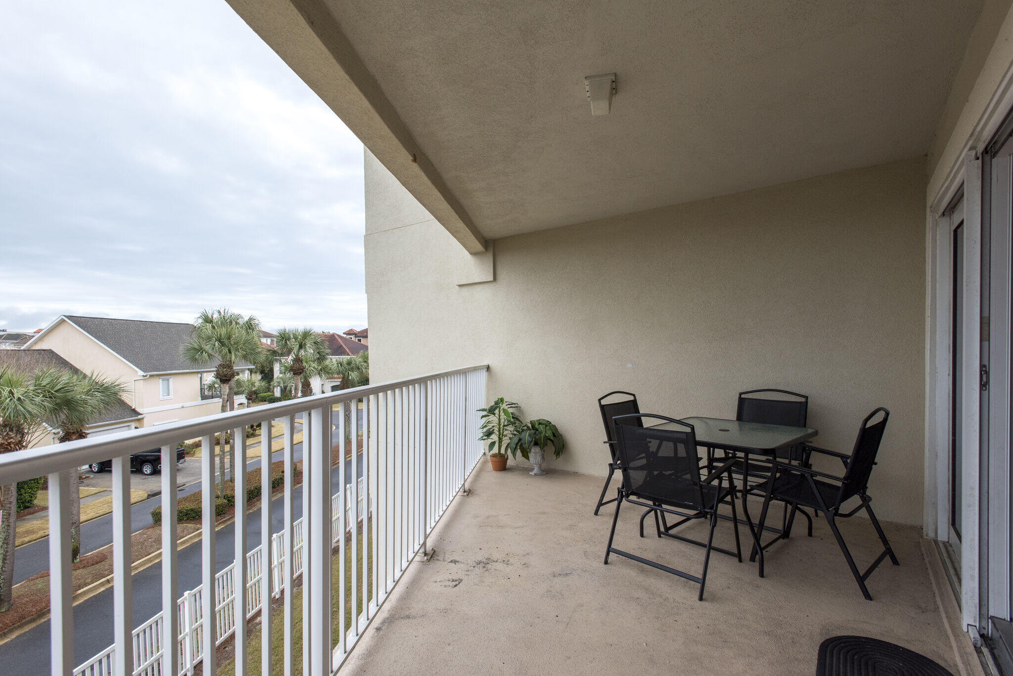 MARAVILLA CONDO 1 - Residential