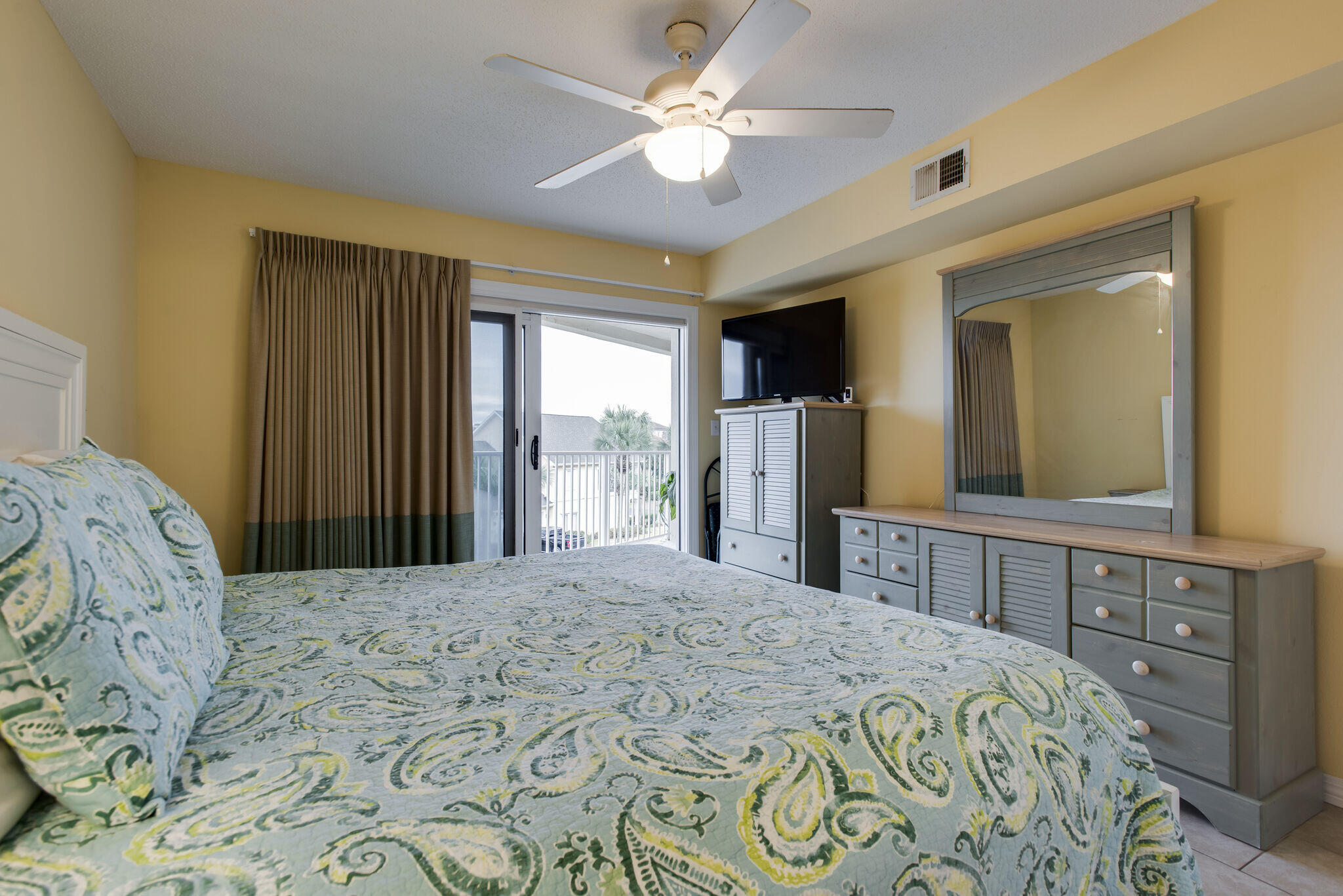 MARAVILLA CONDO 1 - Residential