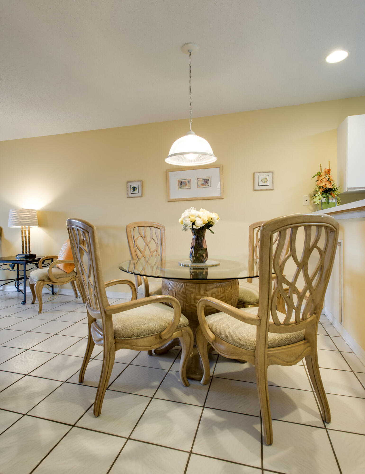 MARAVILLA CONDO 1 - Residential