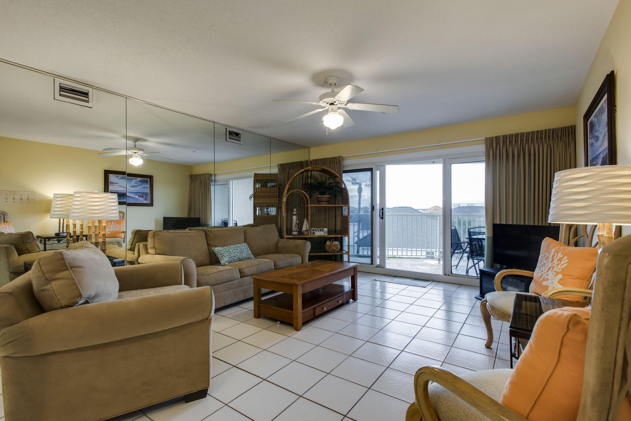 MARAVILLA CONDO 1 - Residential